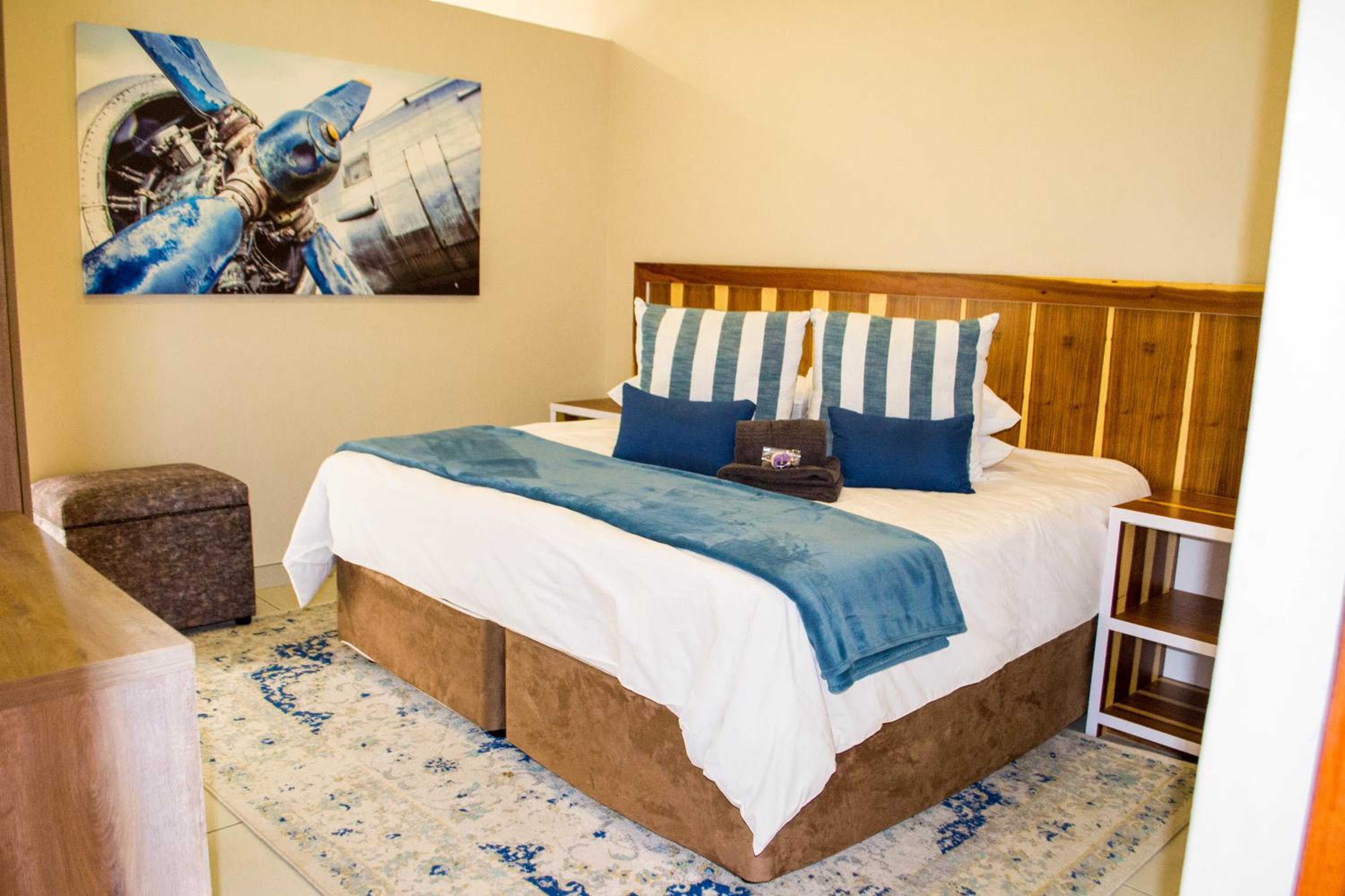 Standard King Room - Photo 4