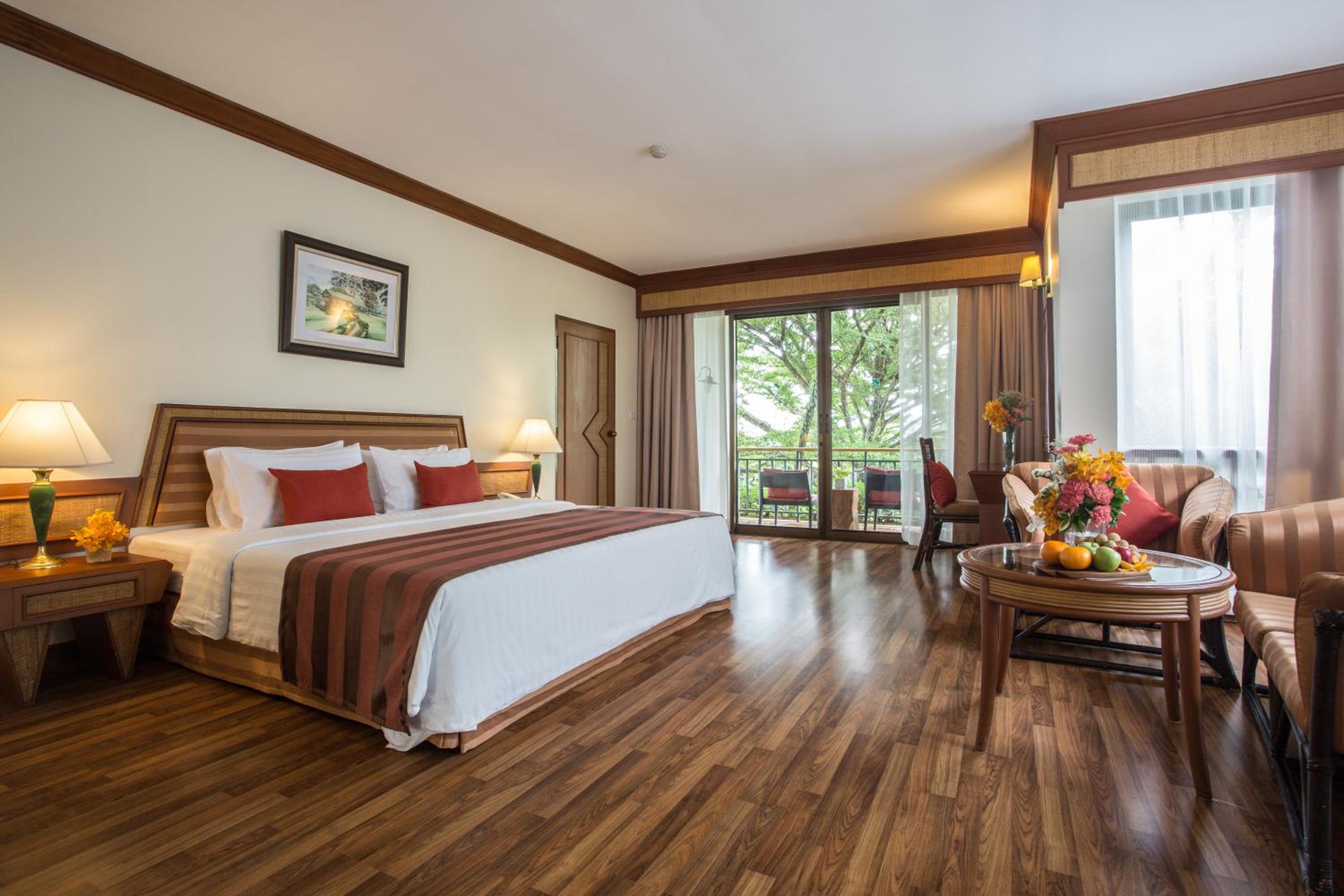 Deluxe King Room