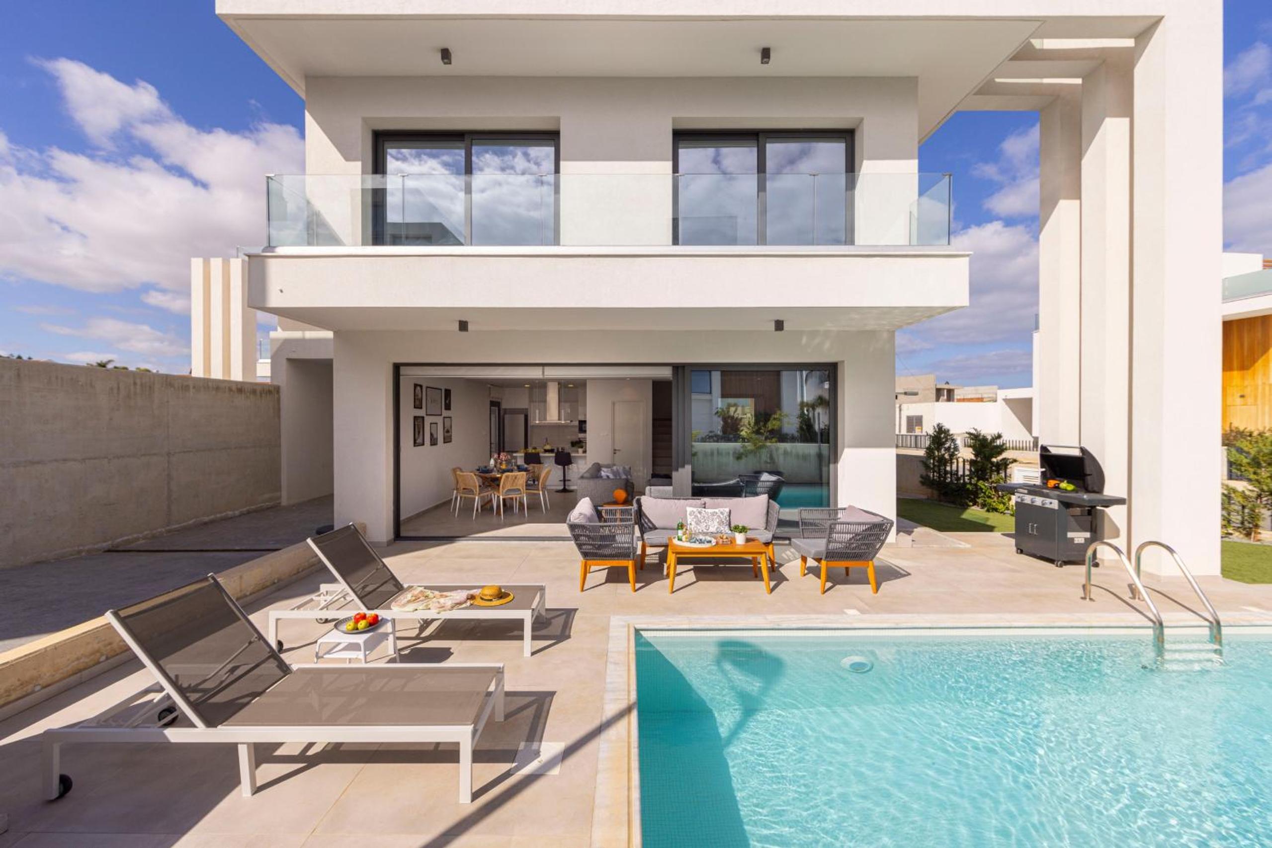 Villa with Private Pool photo 3