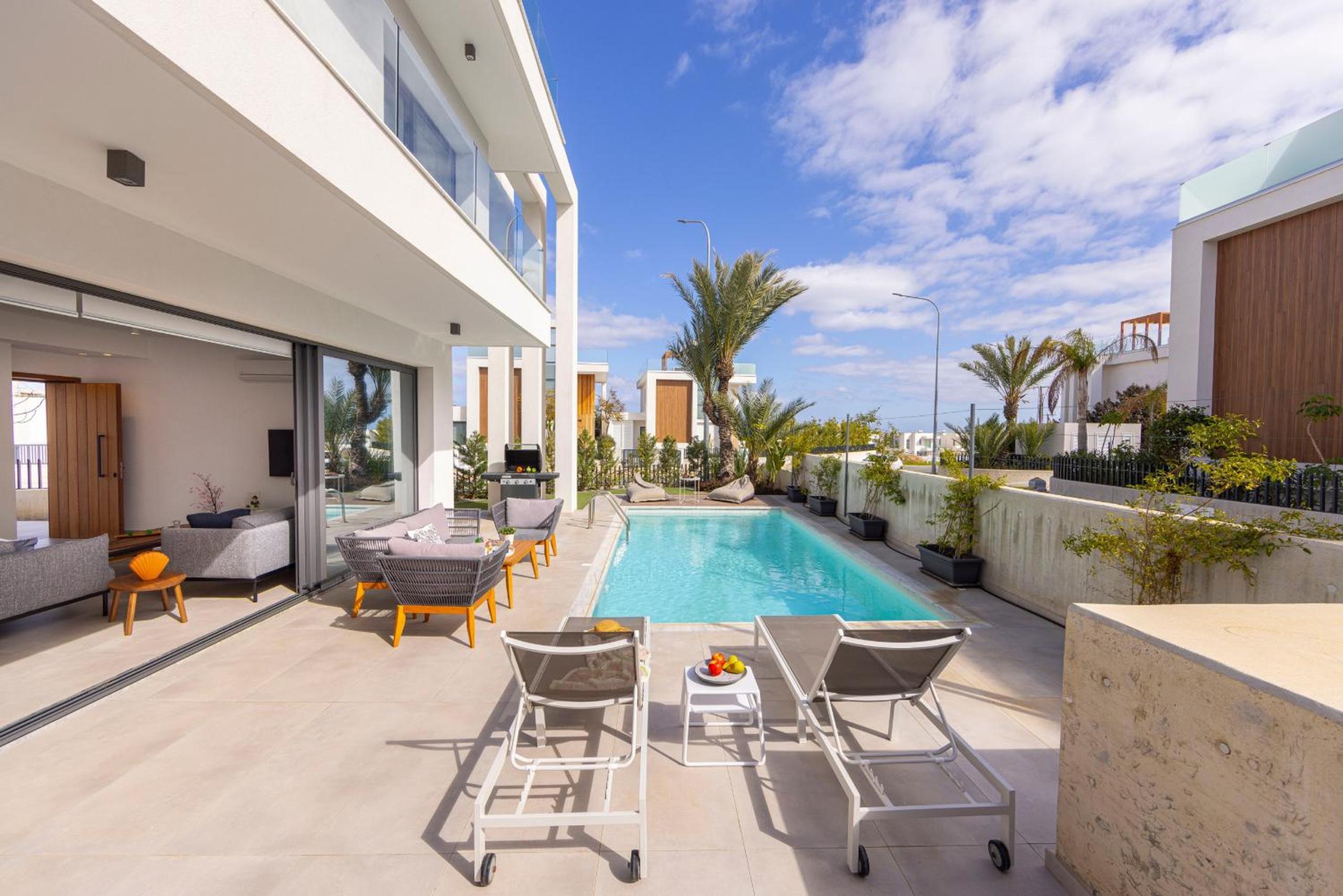 Villa with Private Pool photo 2