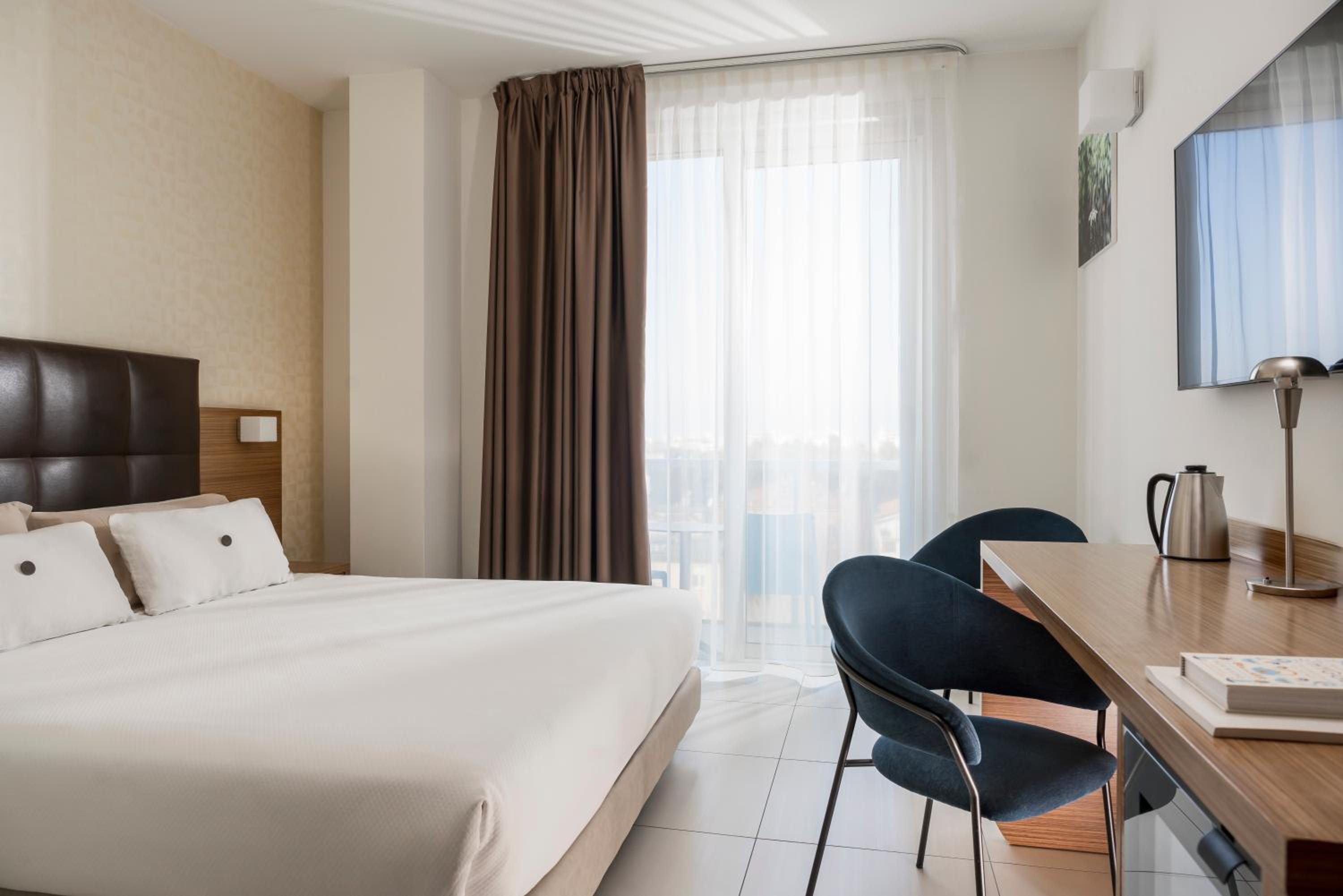 Superior Double Room - Photo 9