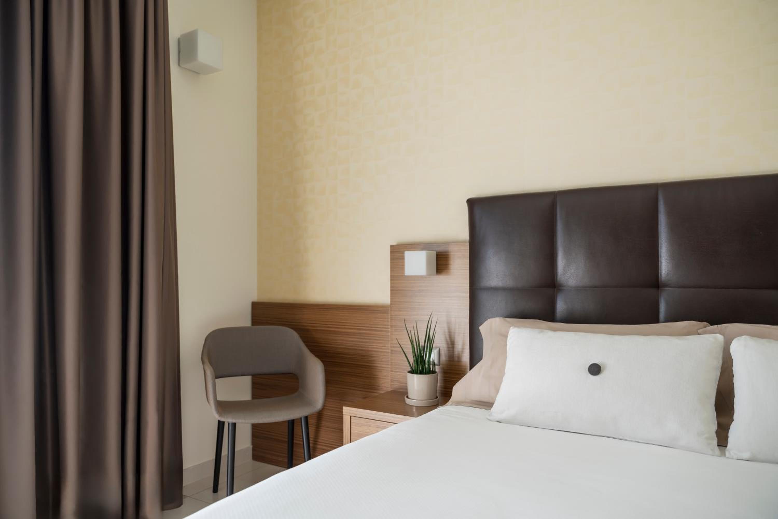 Superior Triple Room - Photo 6
