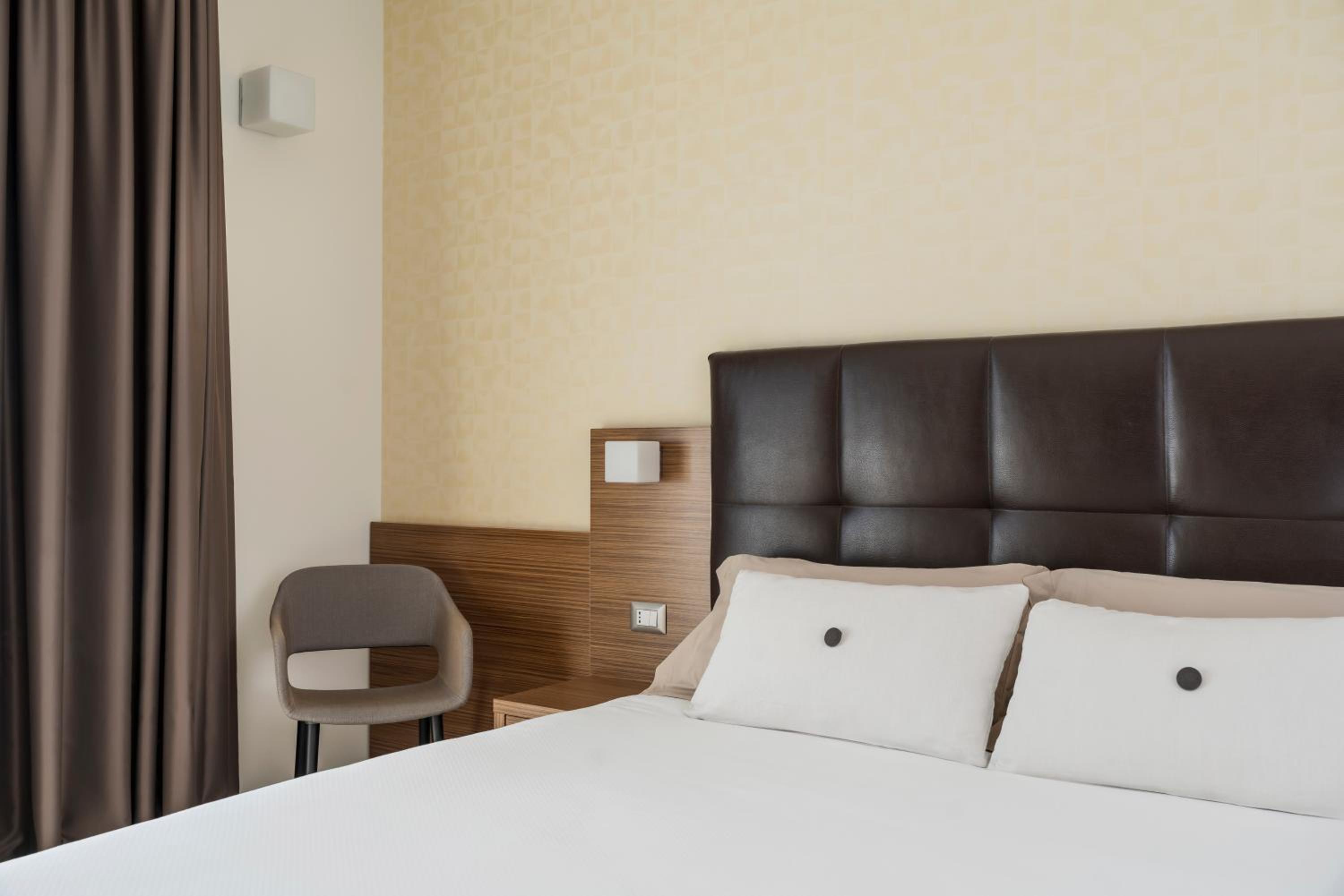 Superior Triple Room - Photo 7