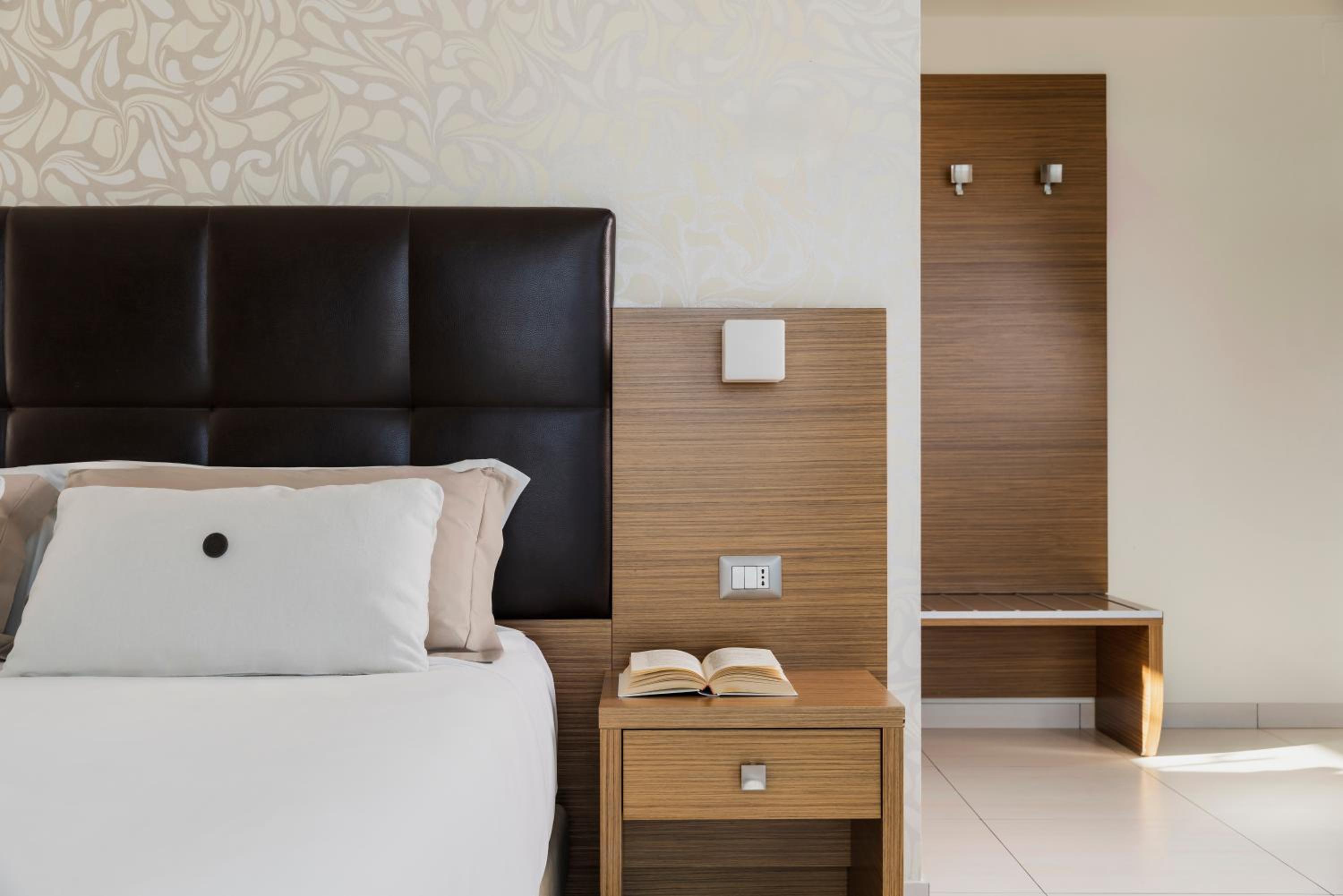 Superior Triple Room - Photo 8