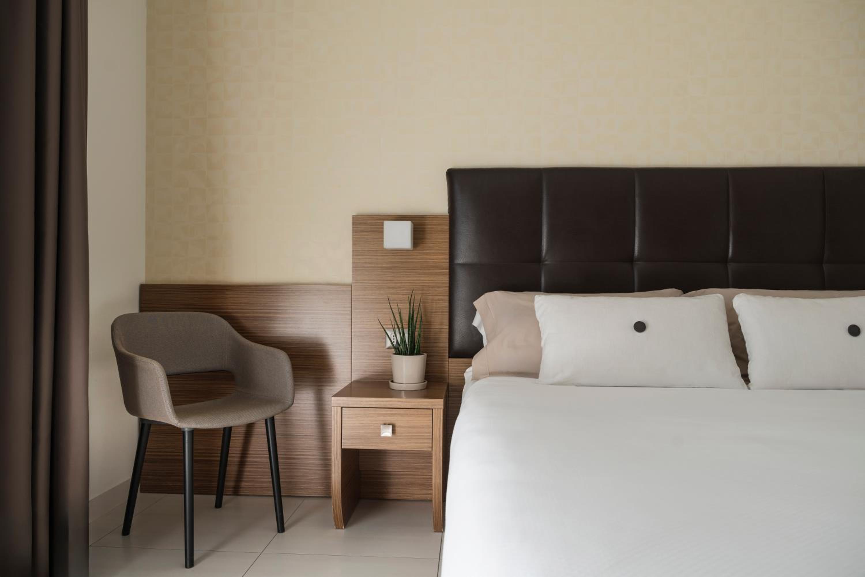 Superior Triple Room - Photo 11