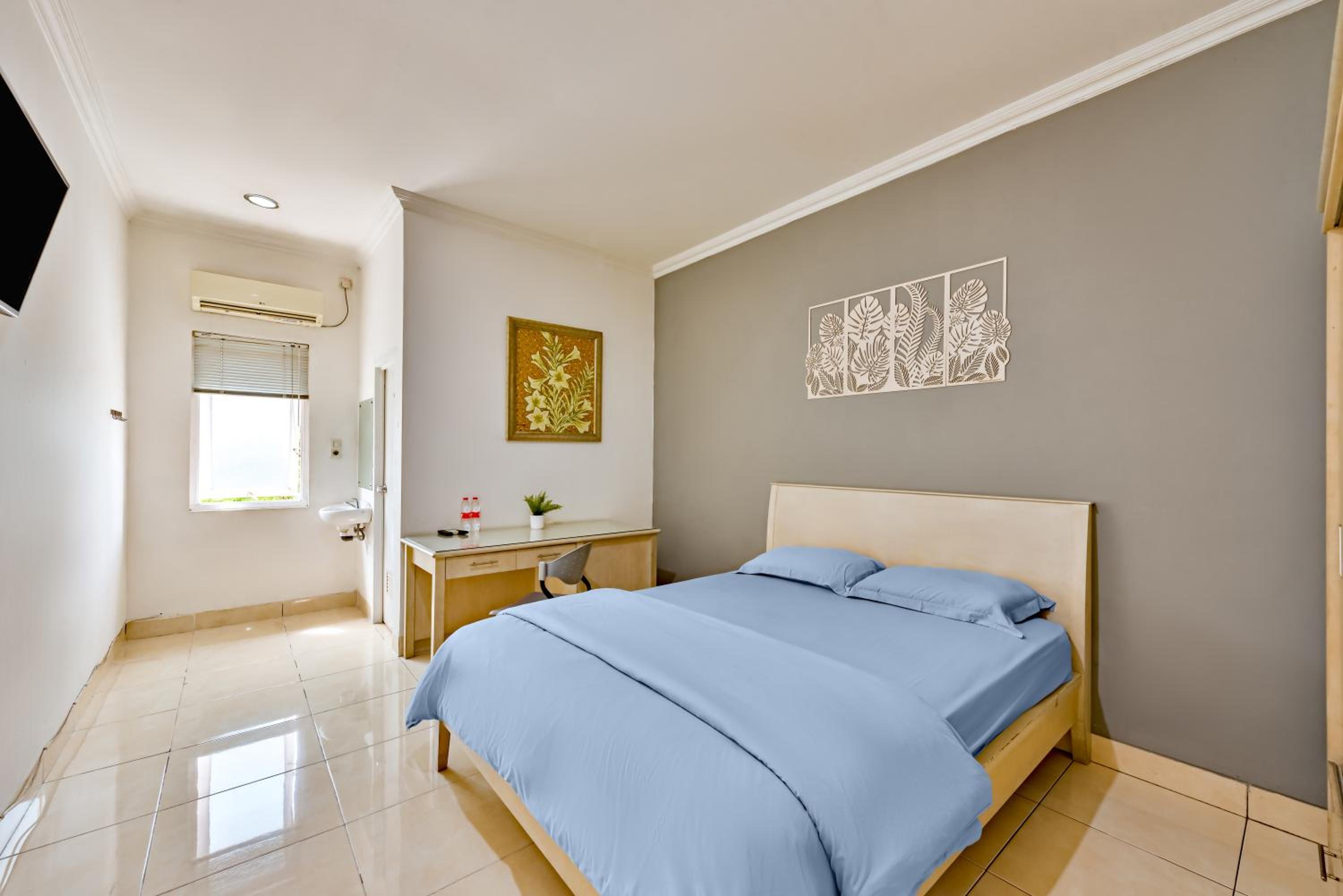 Standard Queen Room - Photo 1
