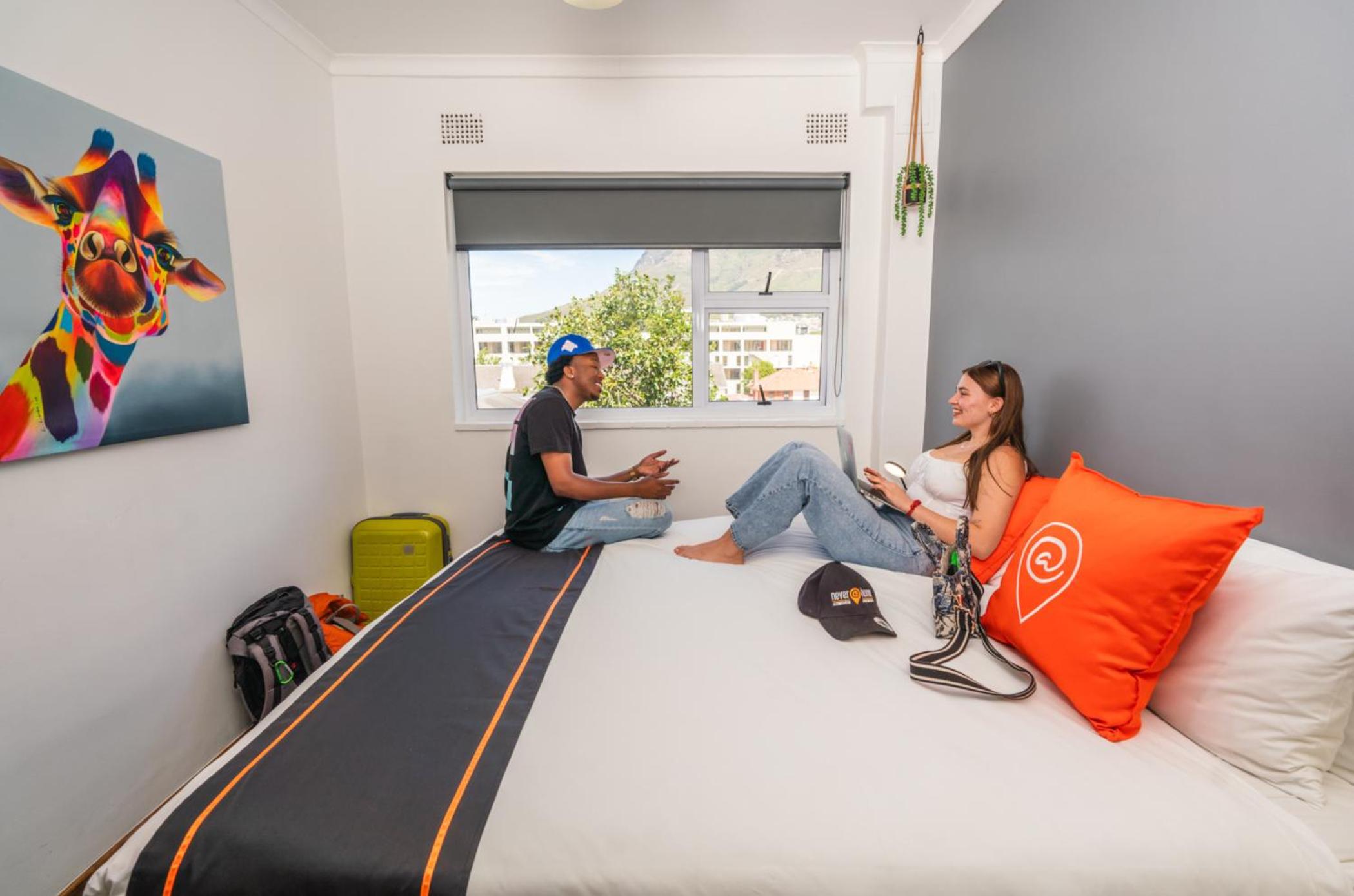 King Bed, Private Room En-Suite (Mountain View) - Photo 2