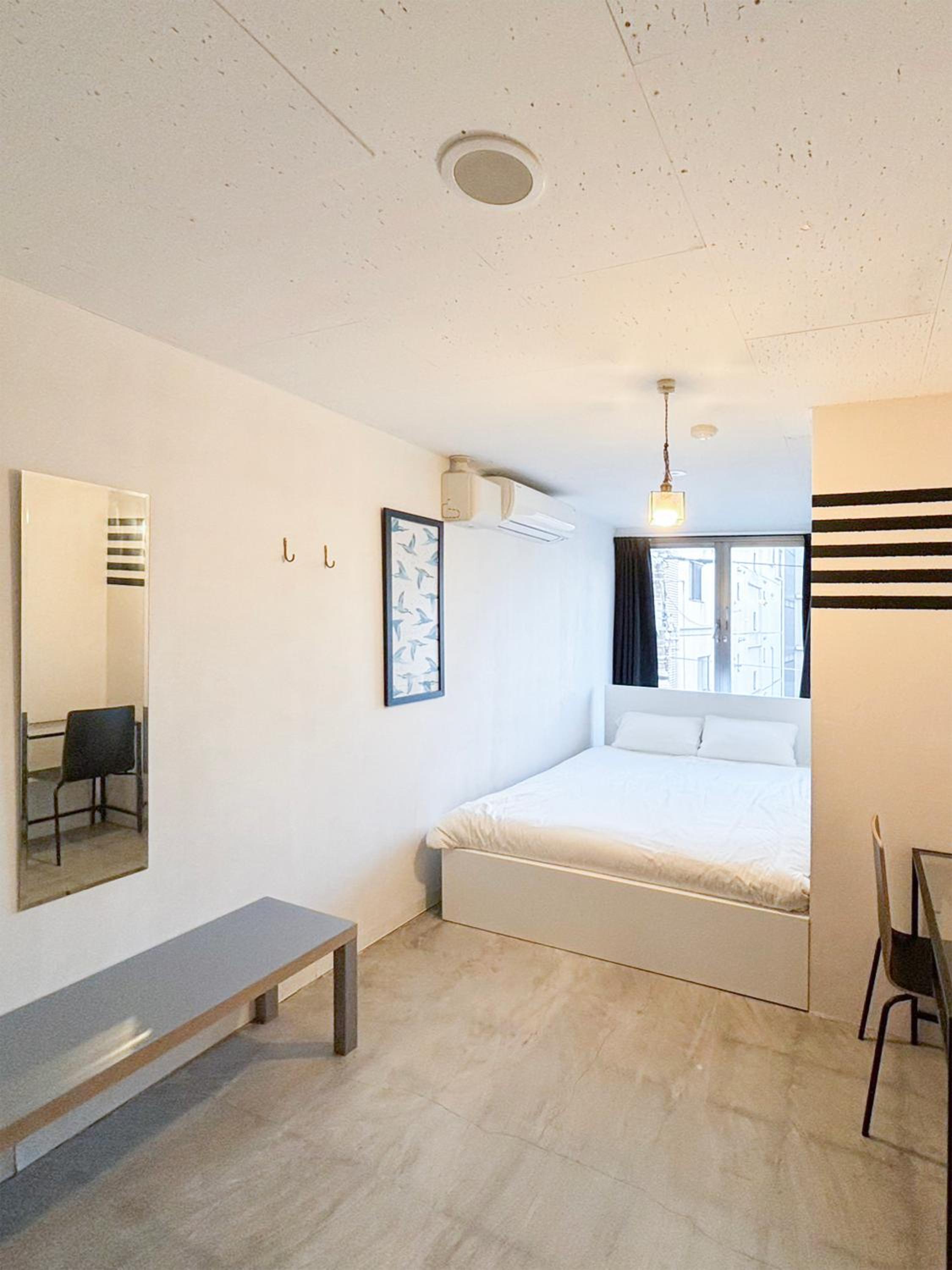 Double Room with Shared Bathroom photo 2