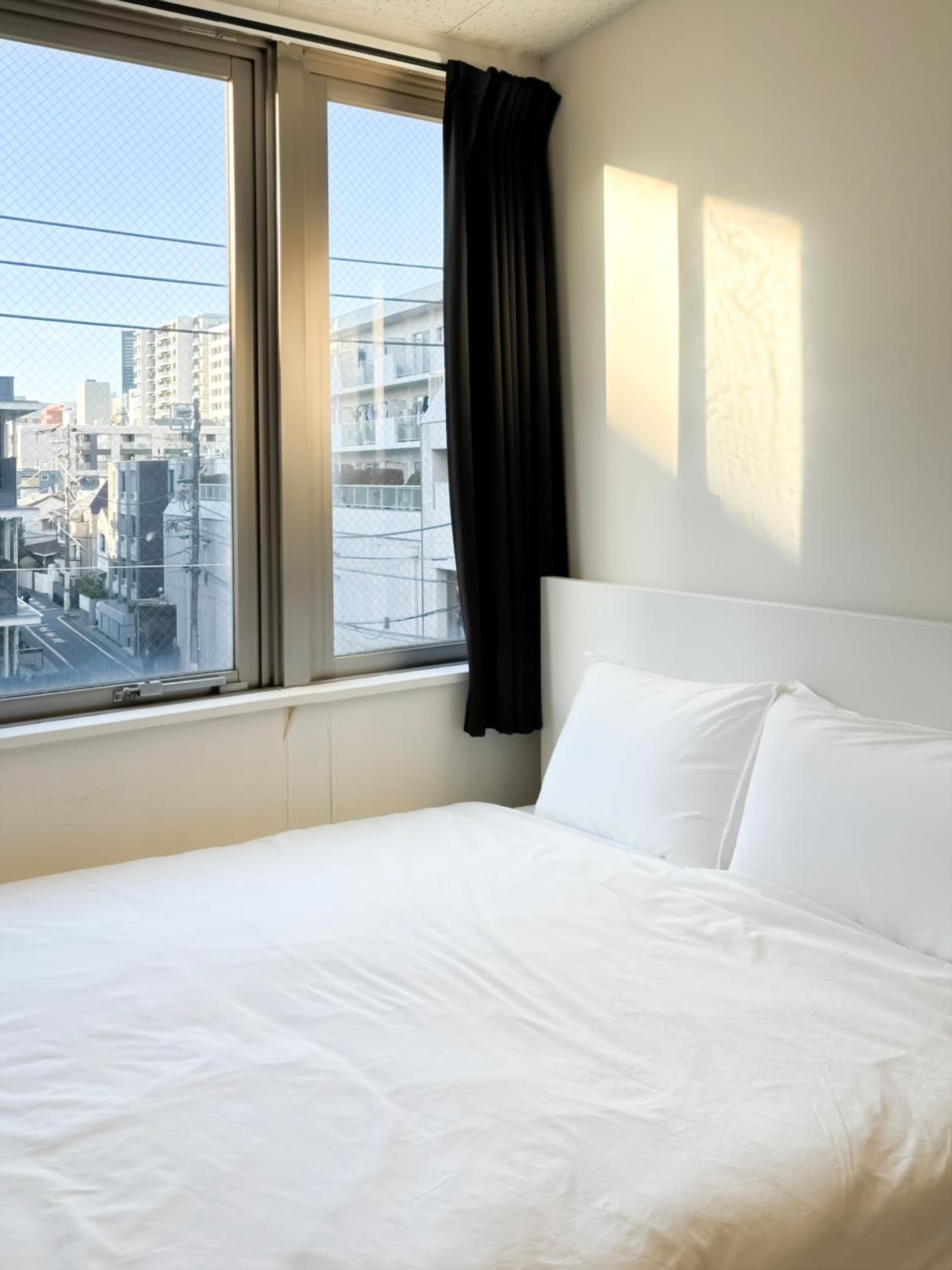 Double Room with Shared Bathroom photo 2