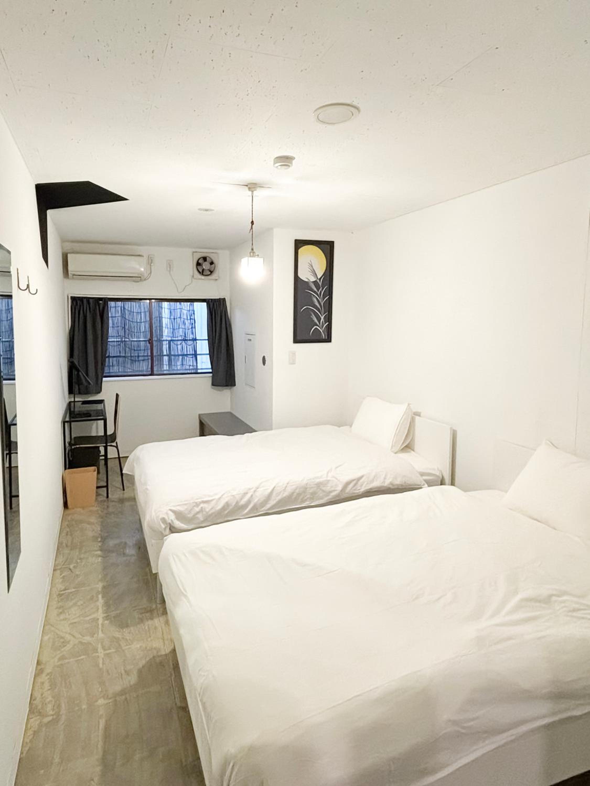 Twin Room with Shared Bathroom photo 2