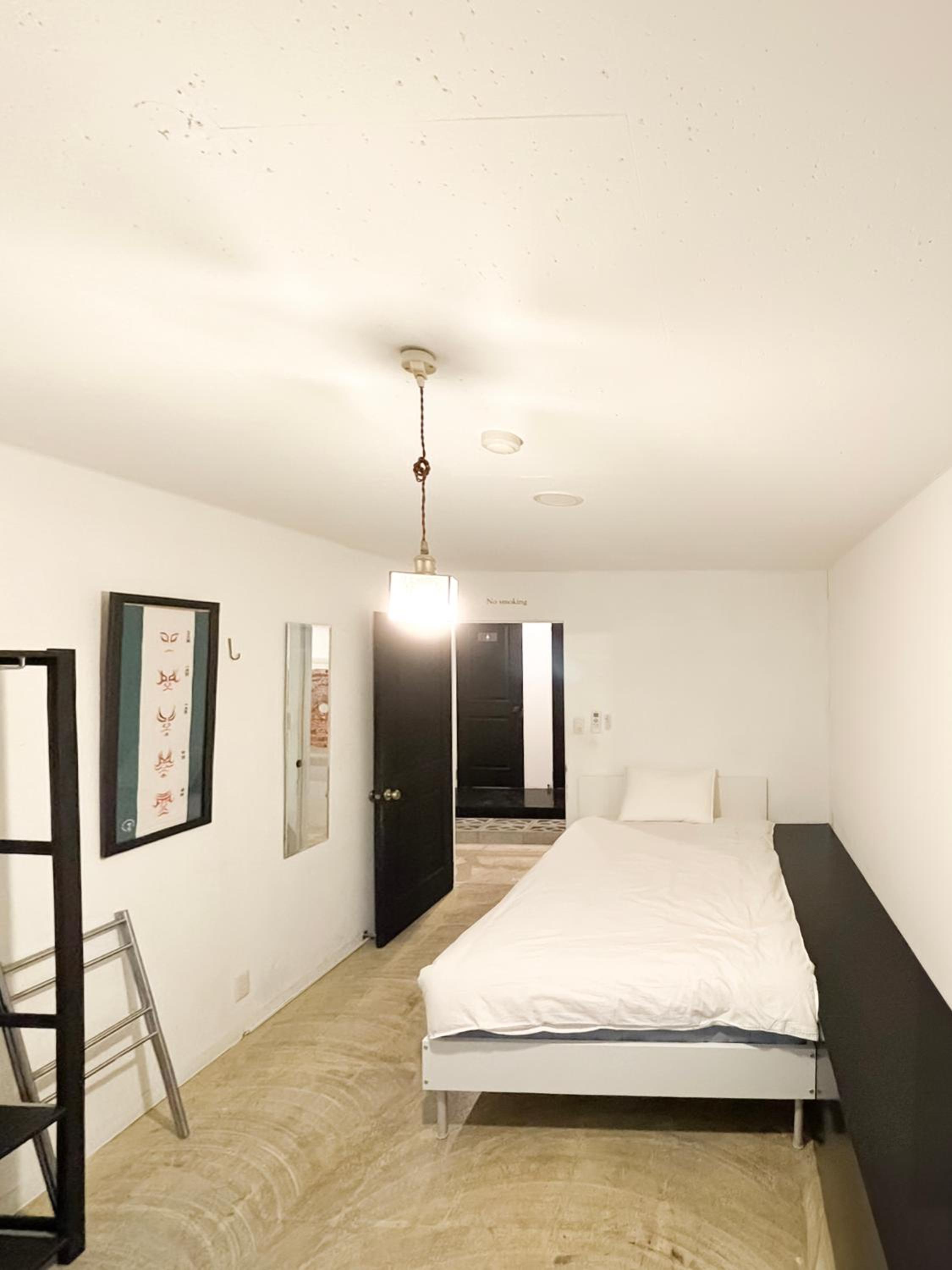 Twin Room with Shared Bathroom photo 2