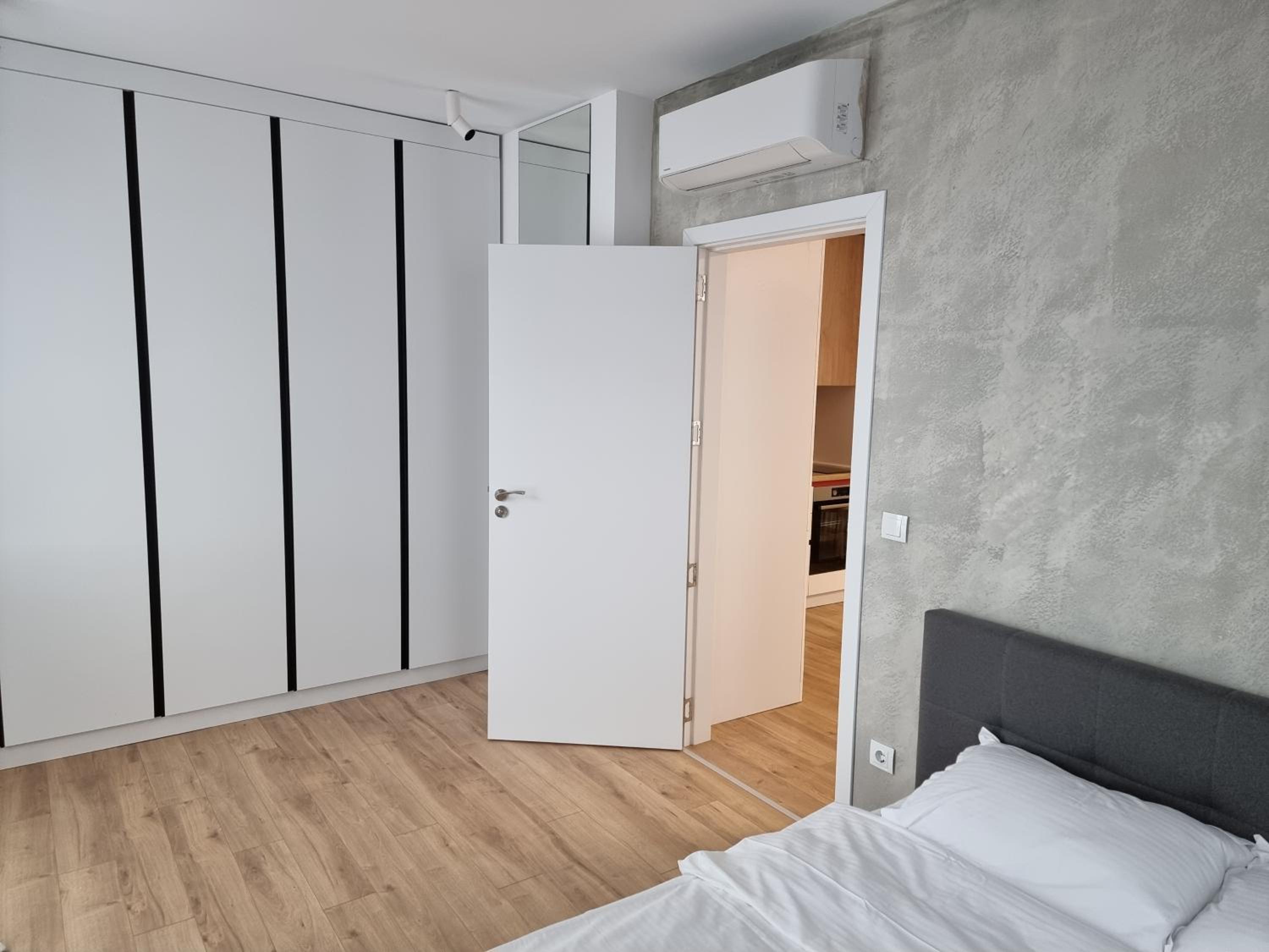 One-Bedroom Apartment photo 3