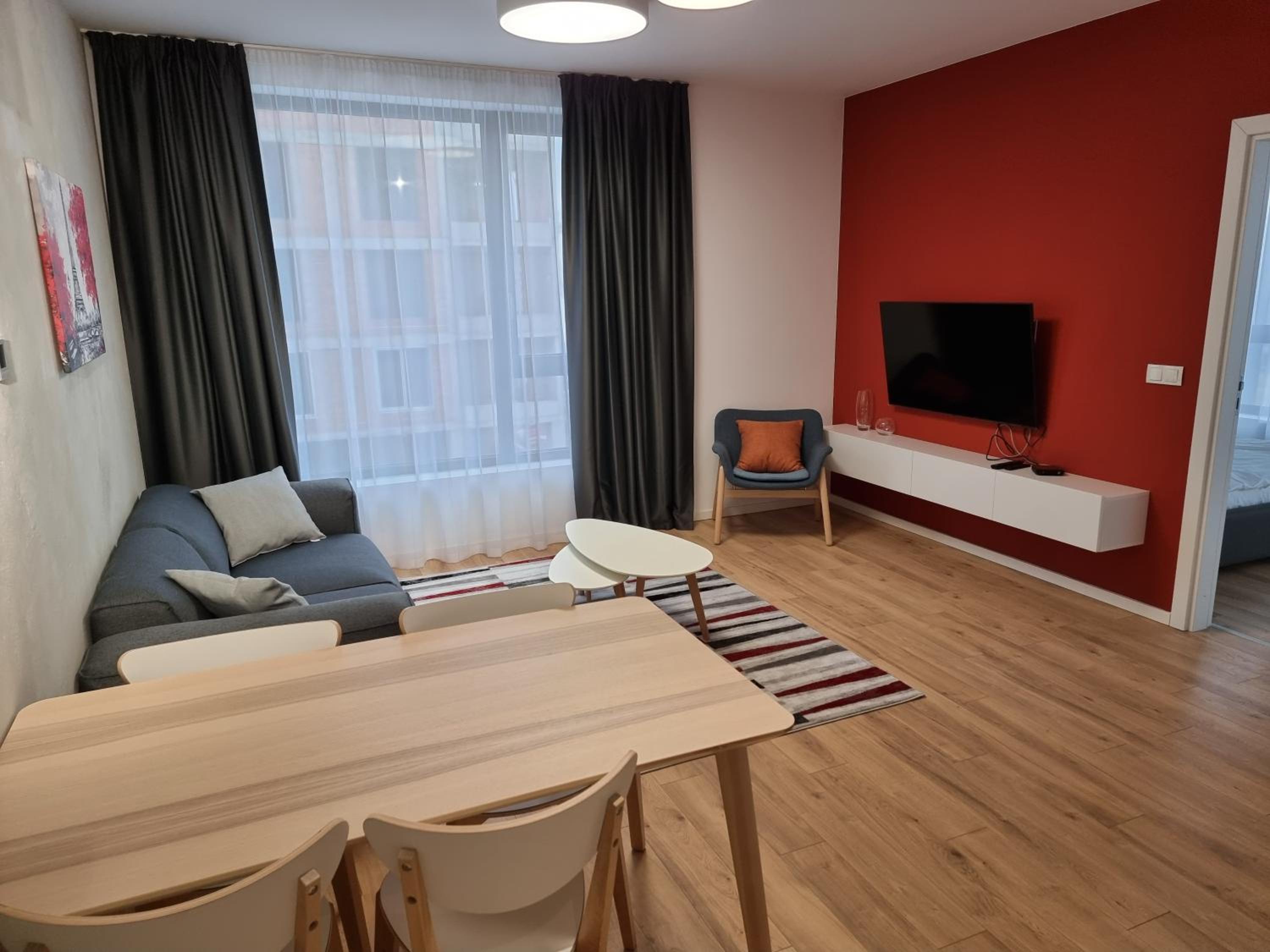 One-Bedroom Apartment photo 1