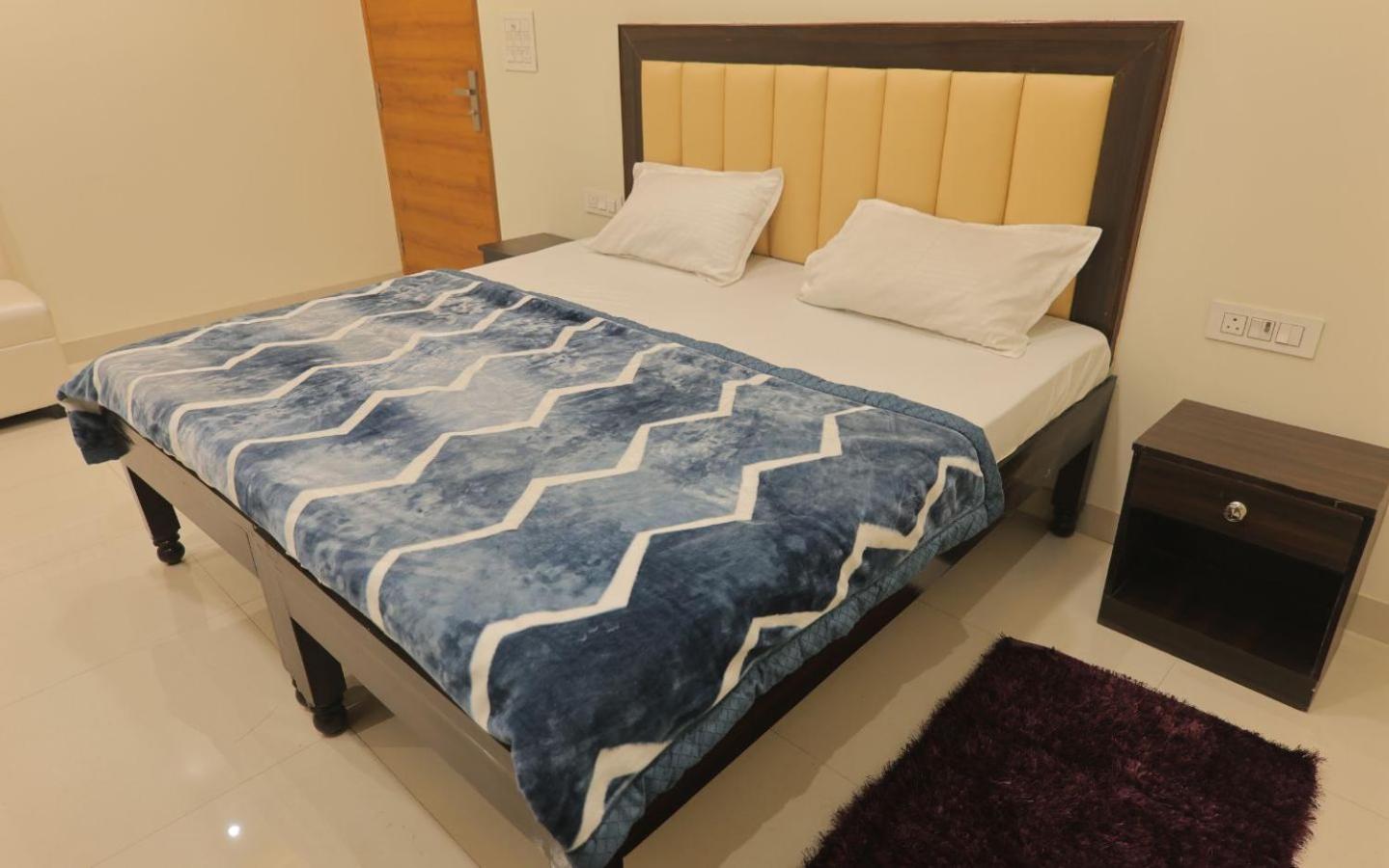Twin Room - Photo 1
