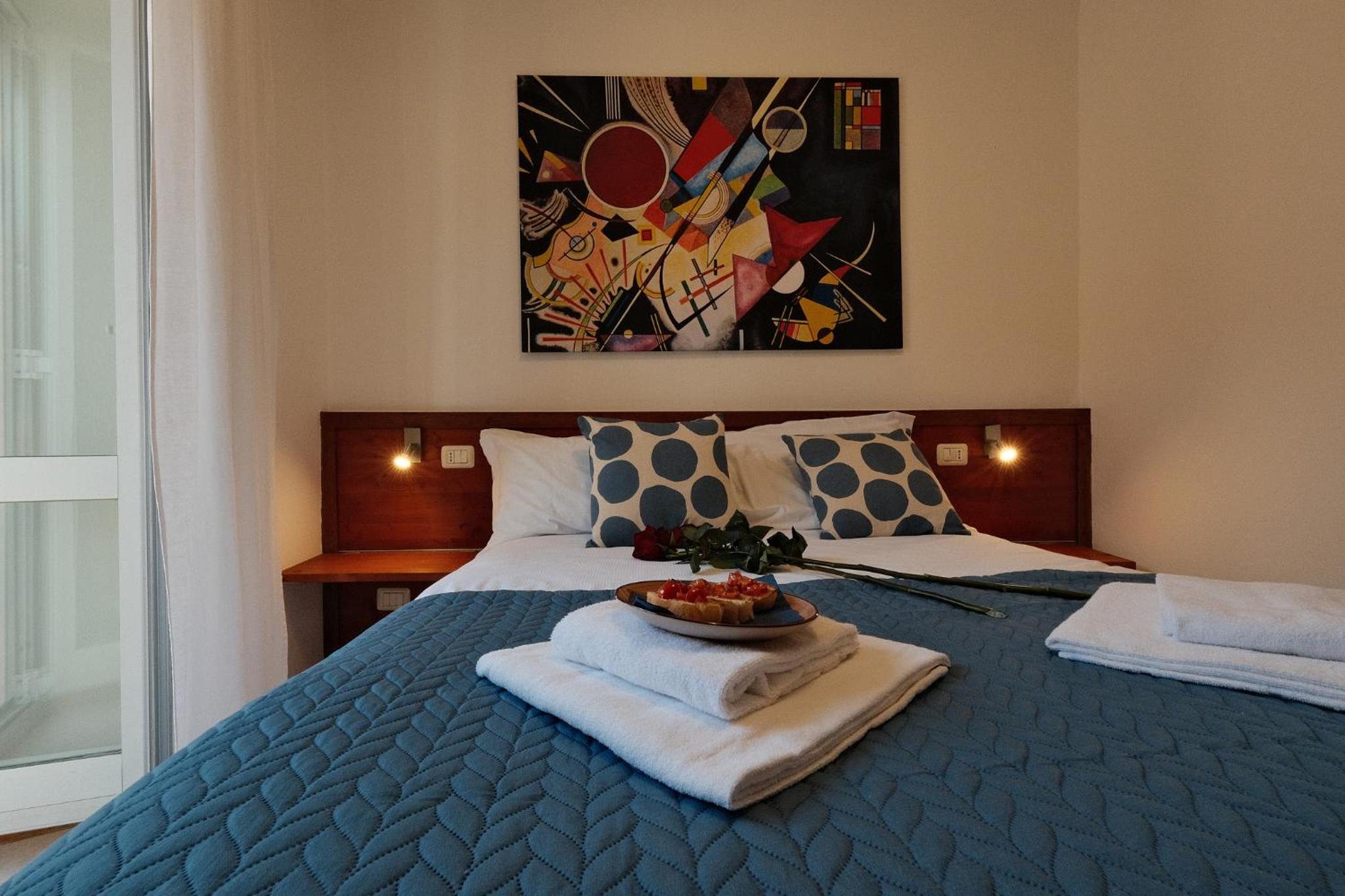 Standard Double Room - Photo 15