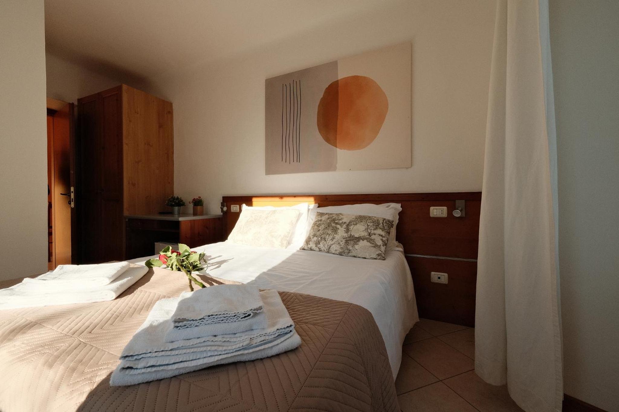 Standard Double Room - Photo 16