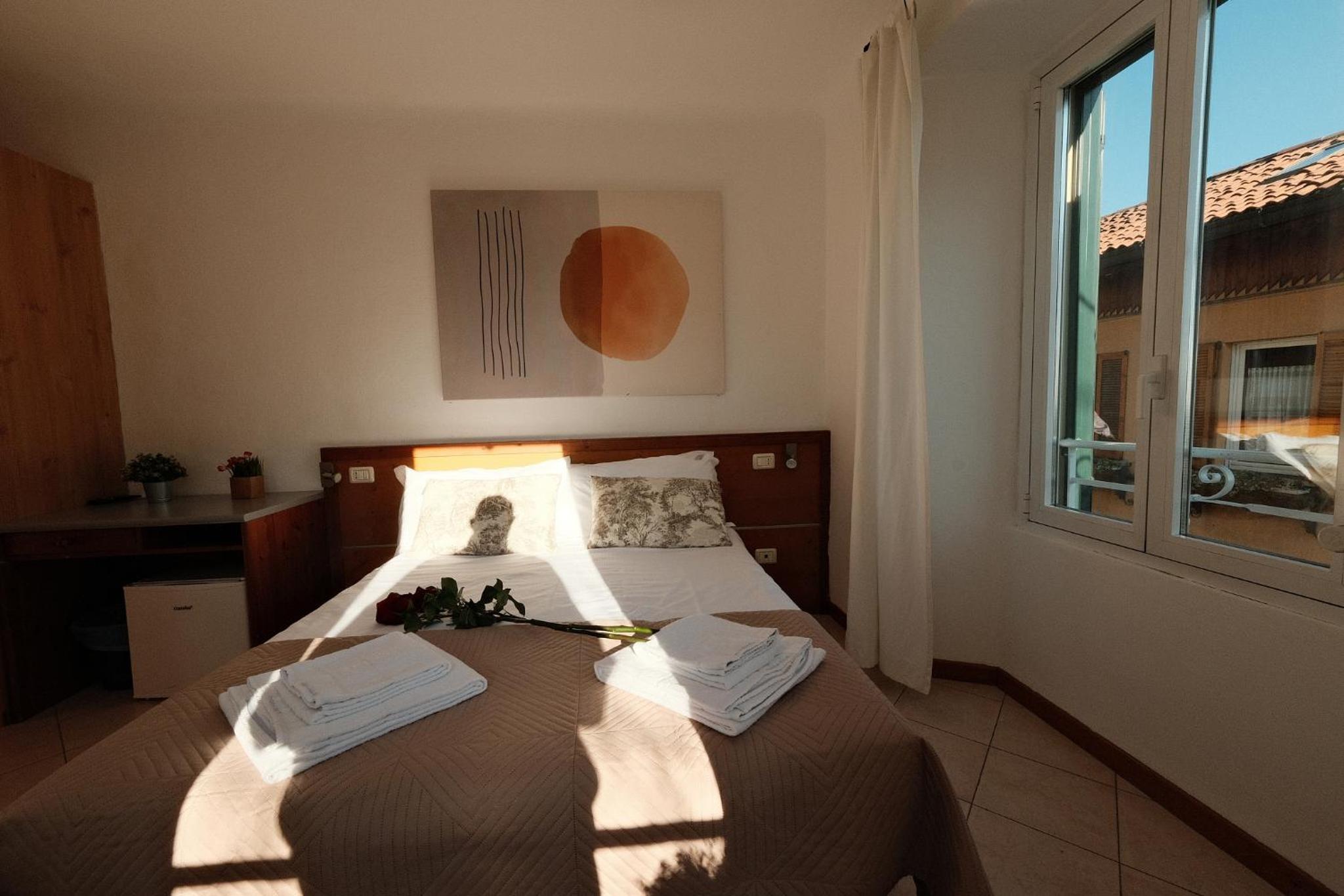 Standard Double Room - Photo 9