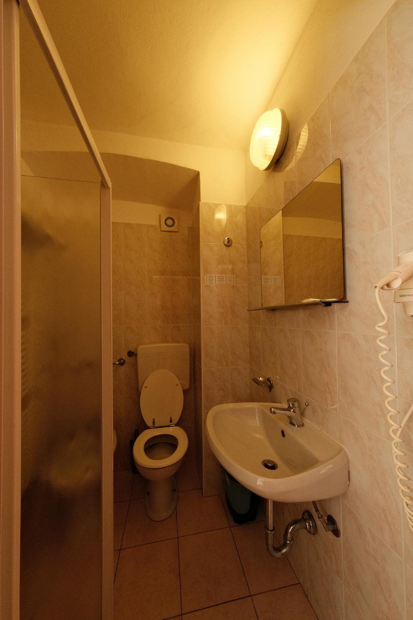 Standard Double Room - Photo 19