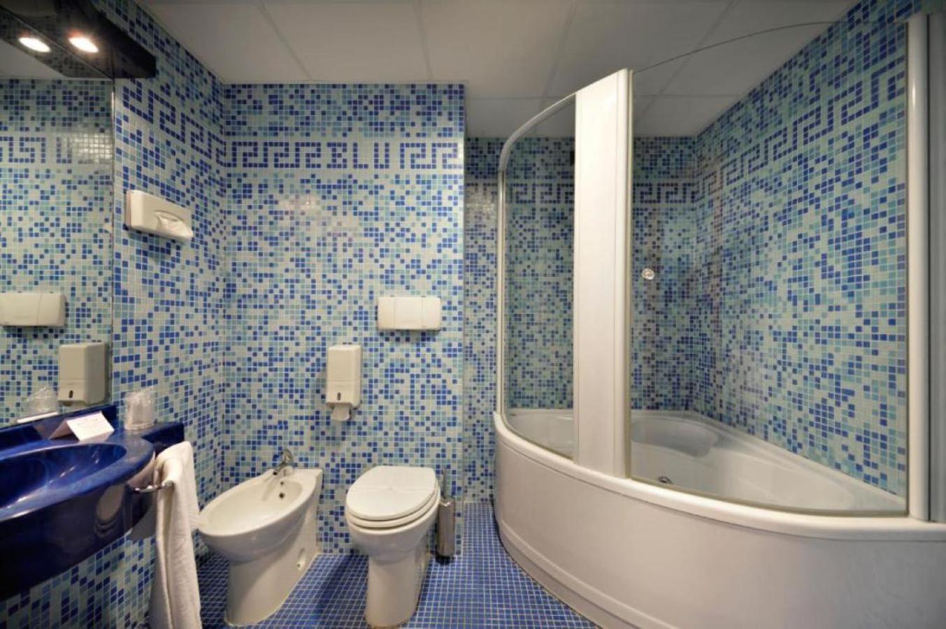 Deluxe Queen Room - Photo 2