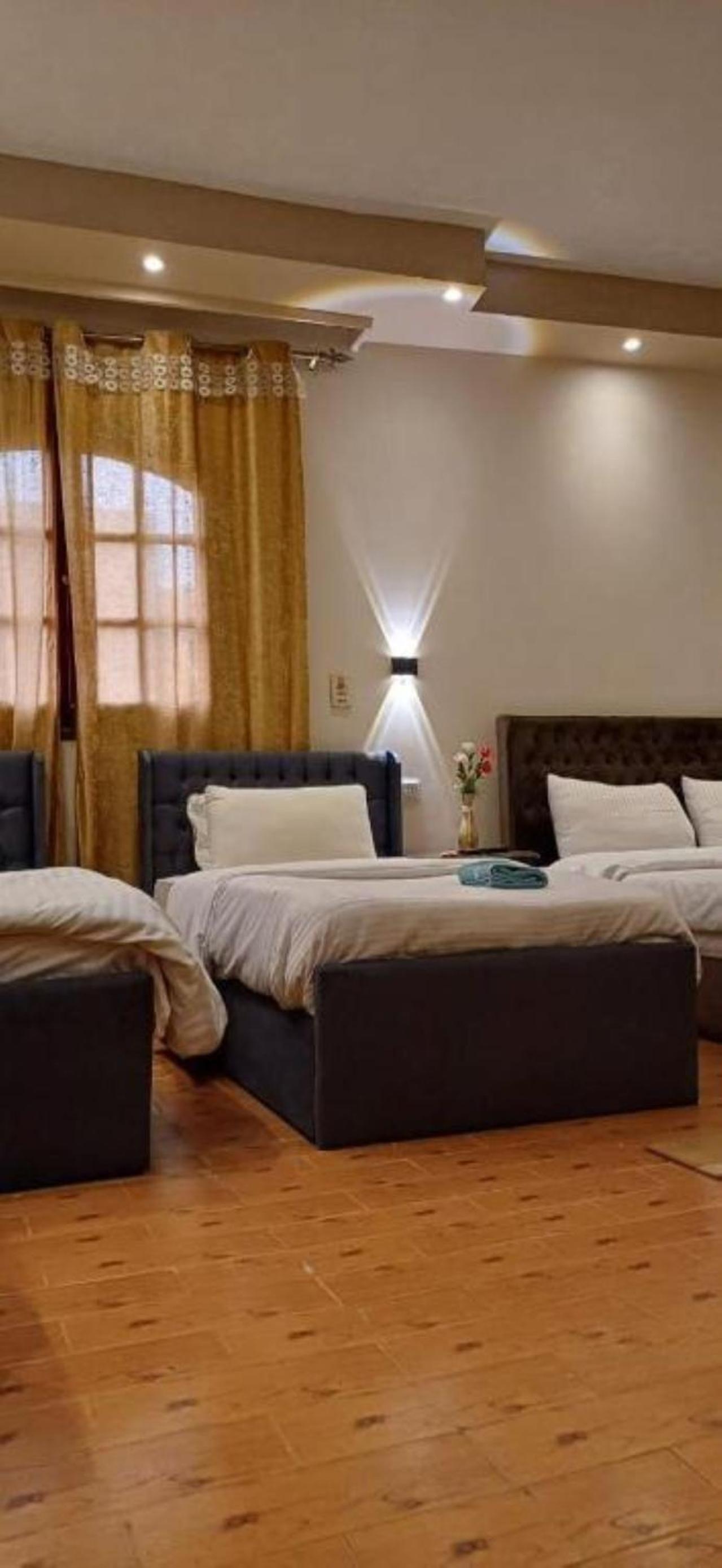 Deluxe Double Room (2 Adults + 1 Child)