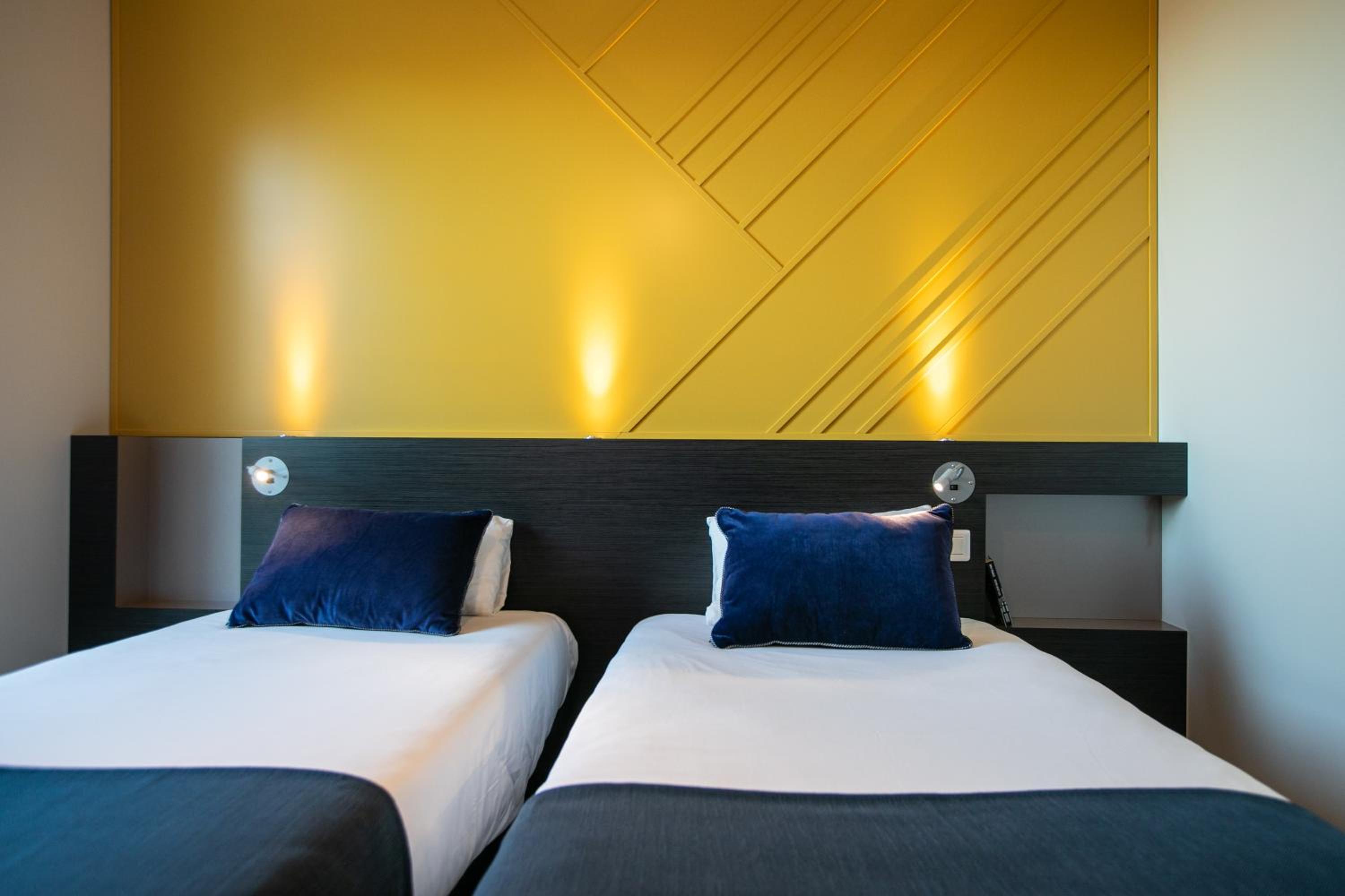 Standard Twin Room - Photo 5