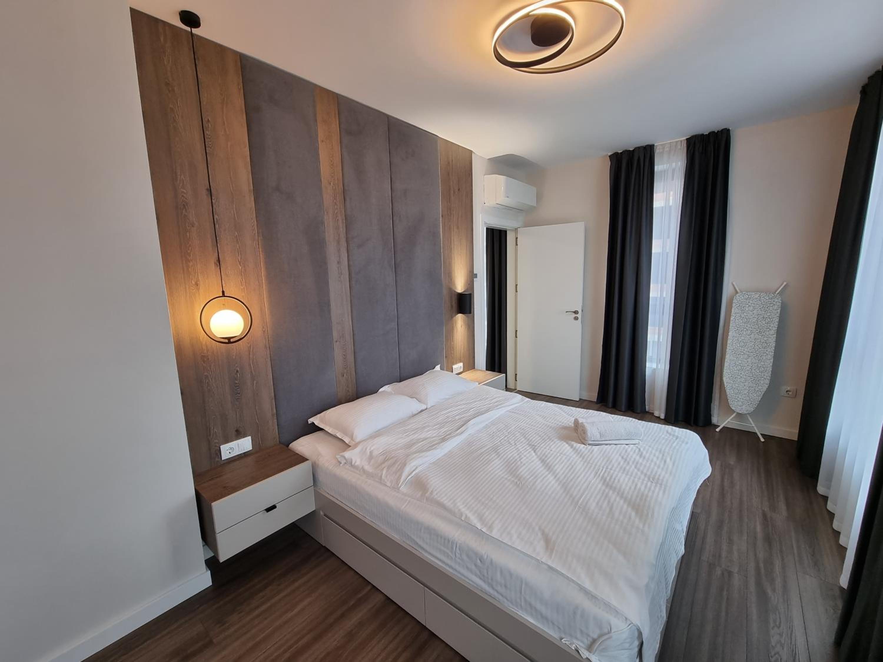 One-Bedroom Apartment photo 2