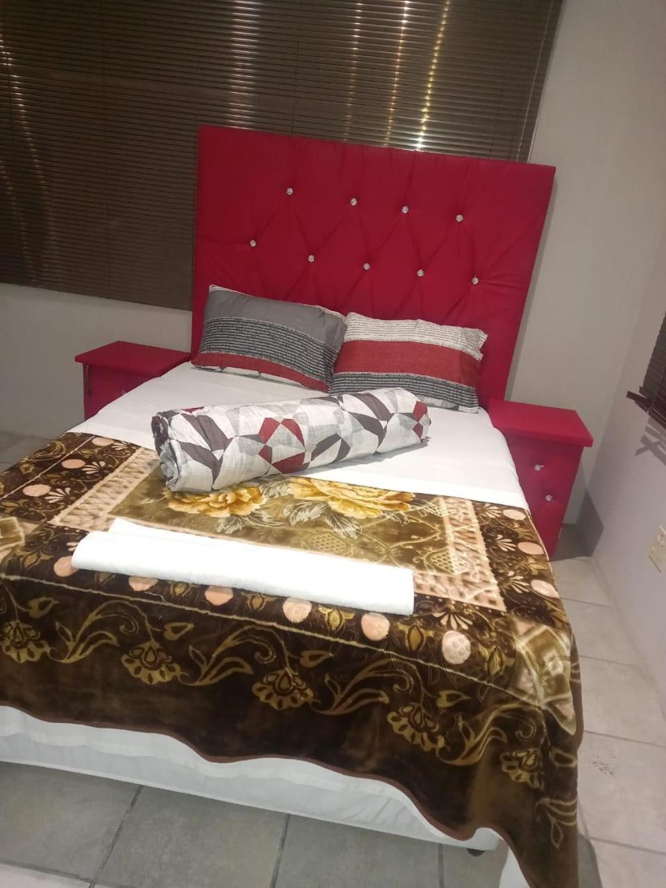 Standard King Room photo 3