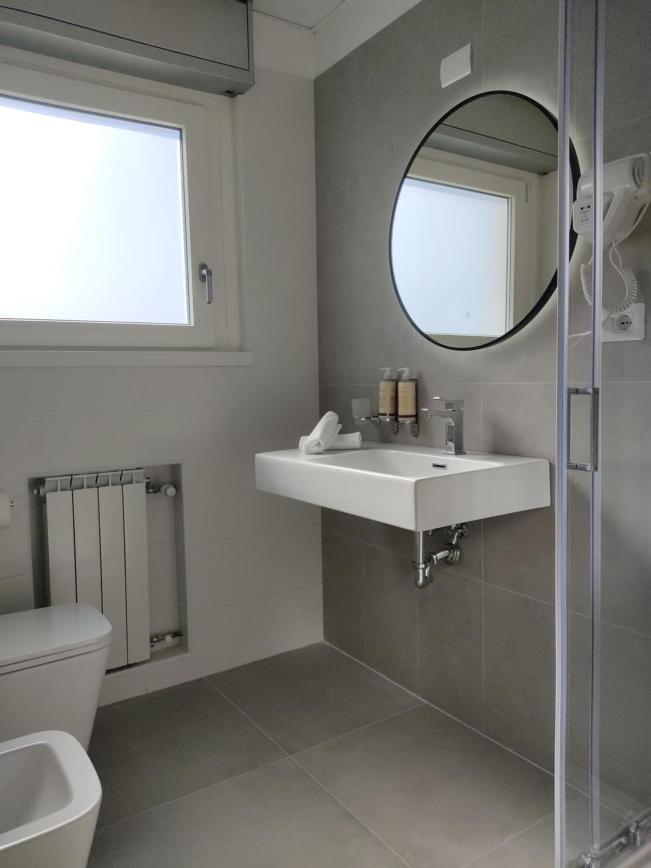 Standard Double or Twin Room photo 2