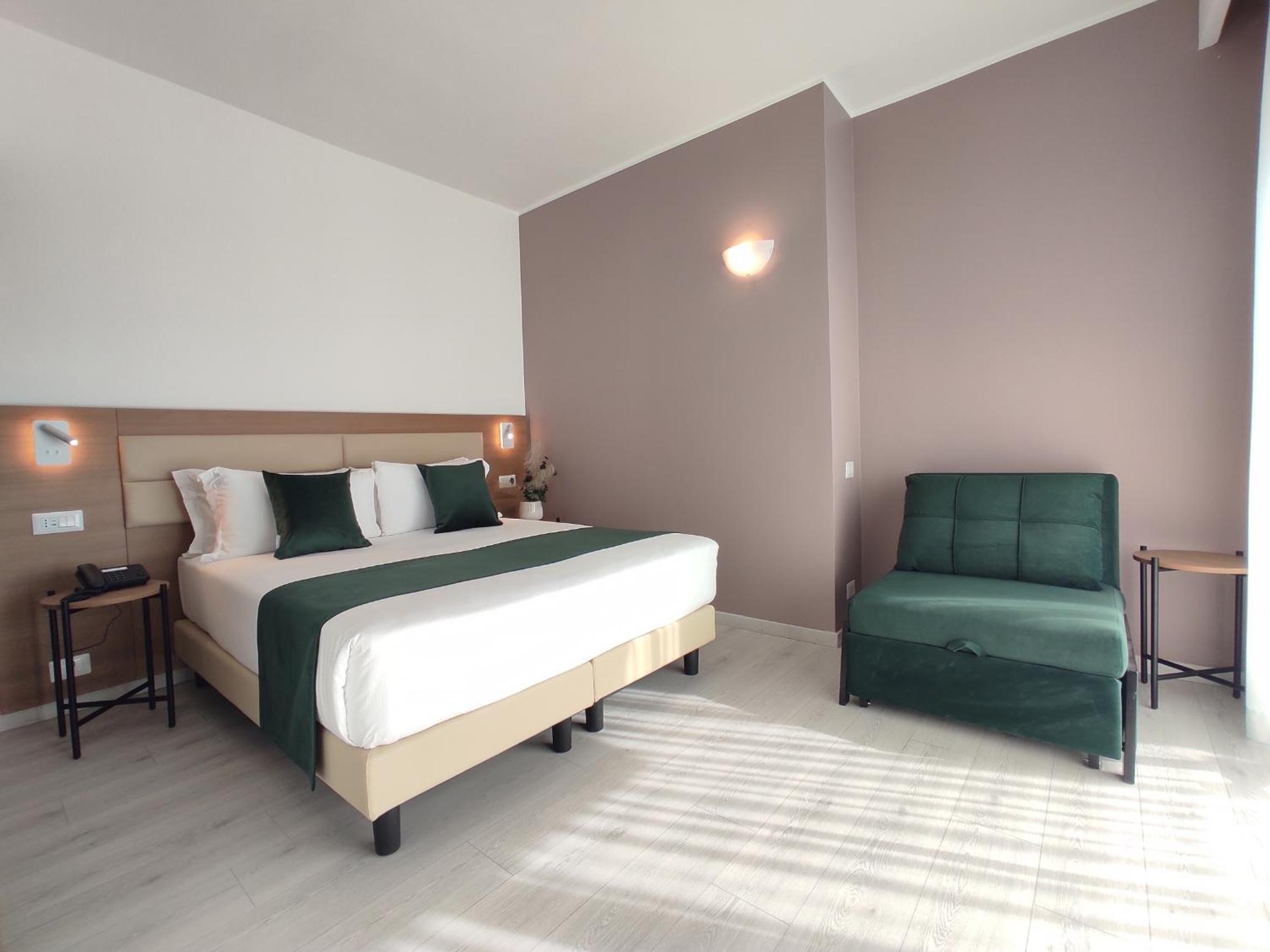 Deluxe Double or Twin Room with Balcony photo 1