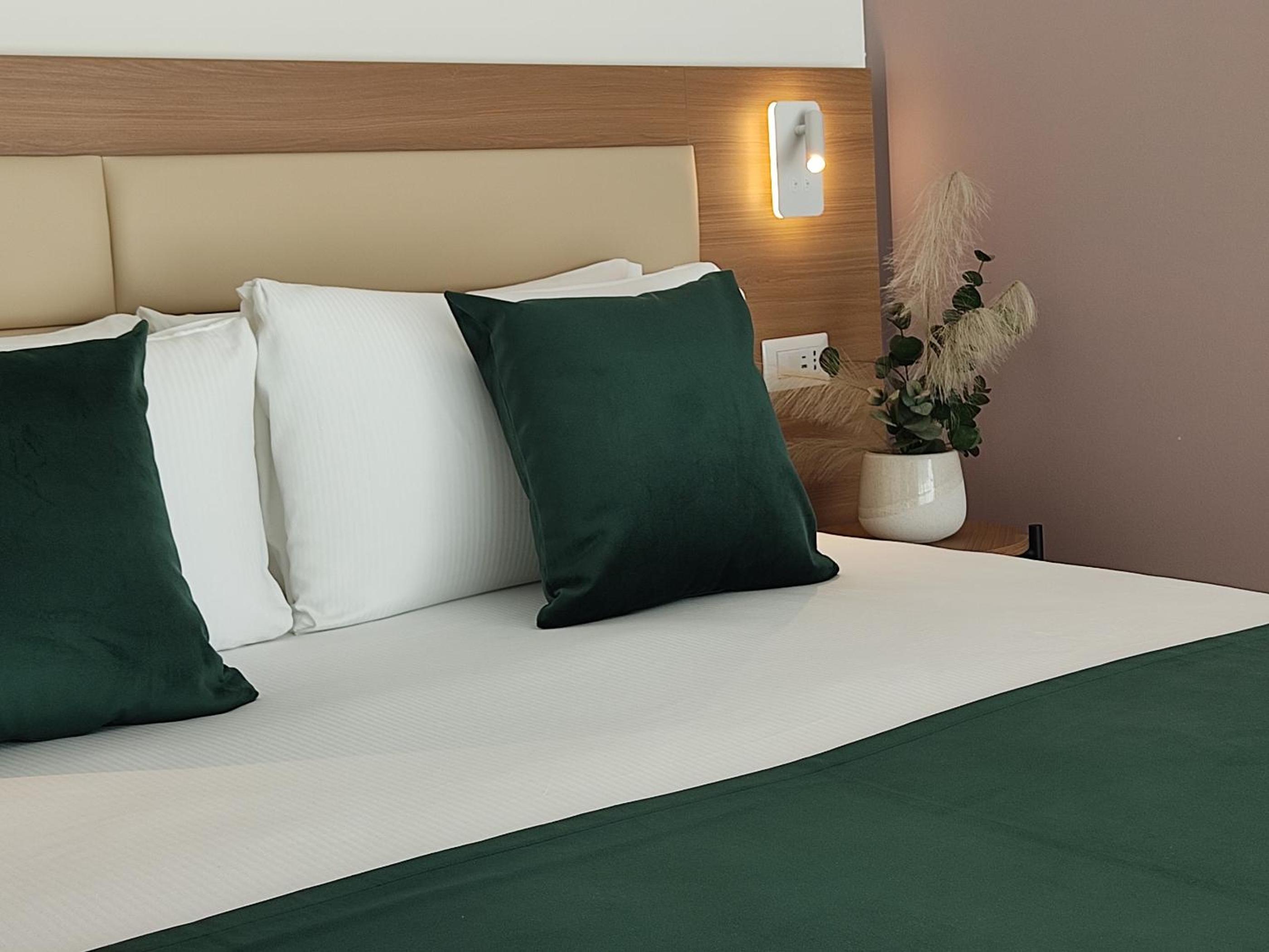 Deluxe Double or Twin Room with Balcony photo 2