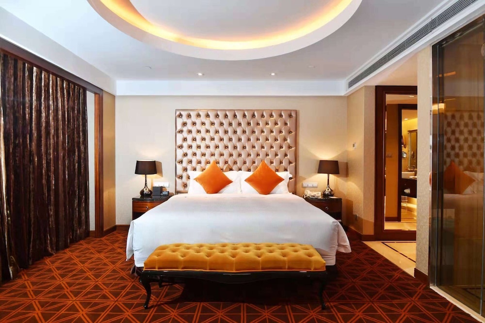 Deluxe Suite, 1 King Bed