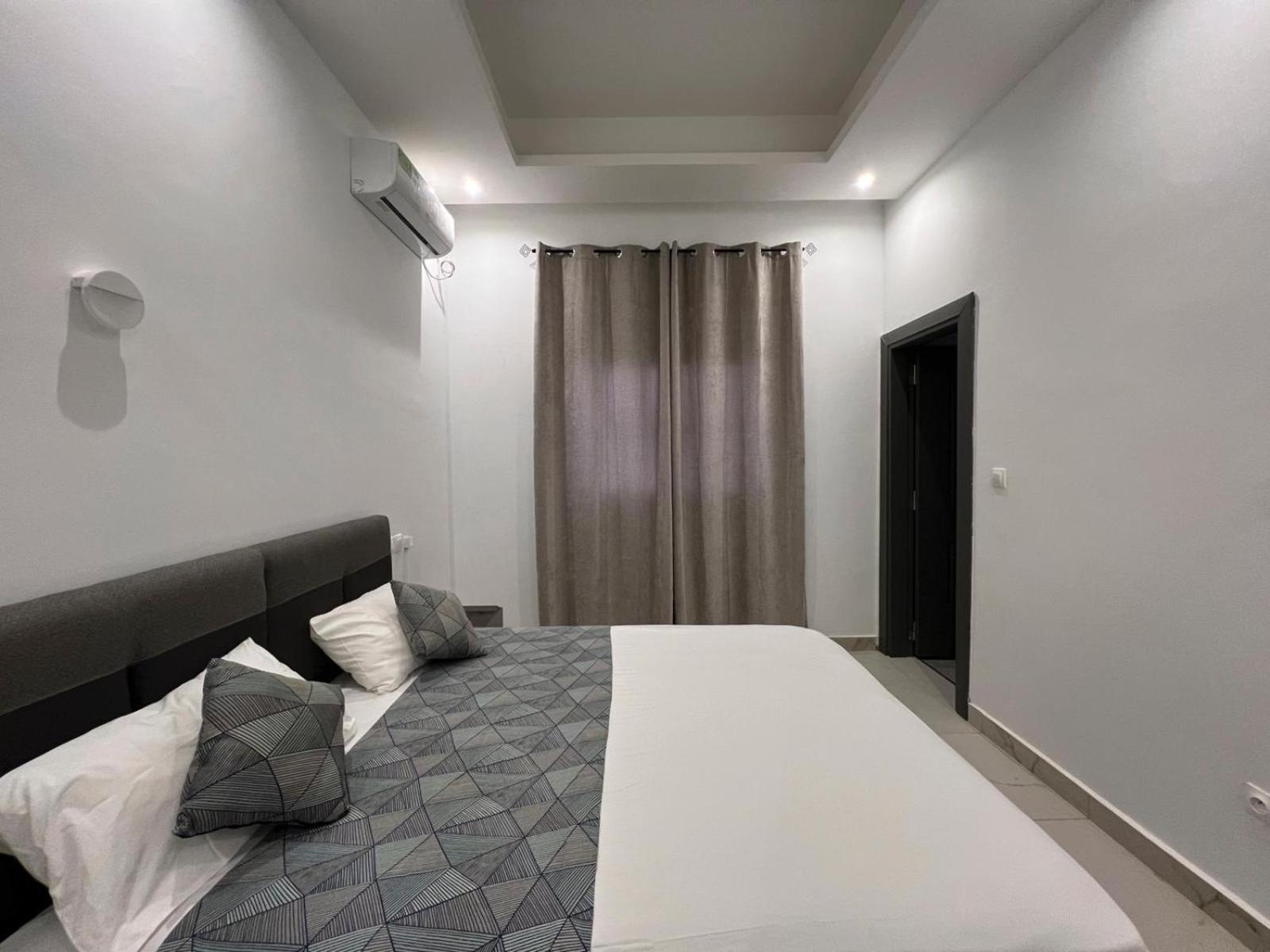 Three-Bedroom Villa photo 2