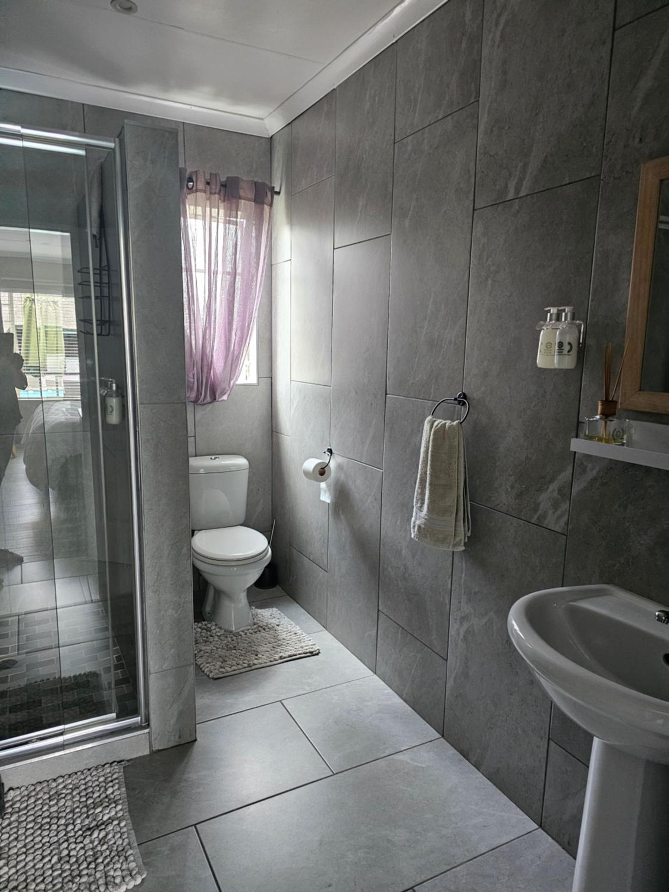 Deluxe Queen Room photo 3