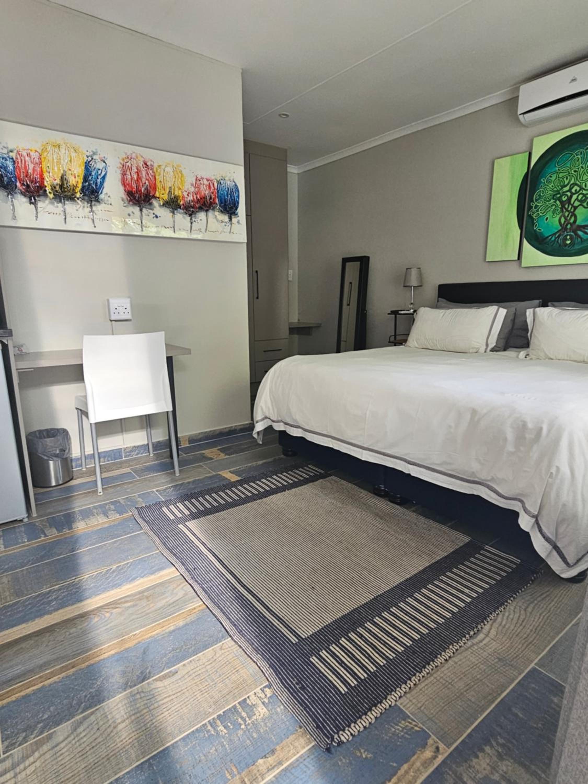 Large Double or Twin Room photo 1