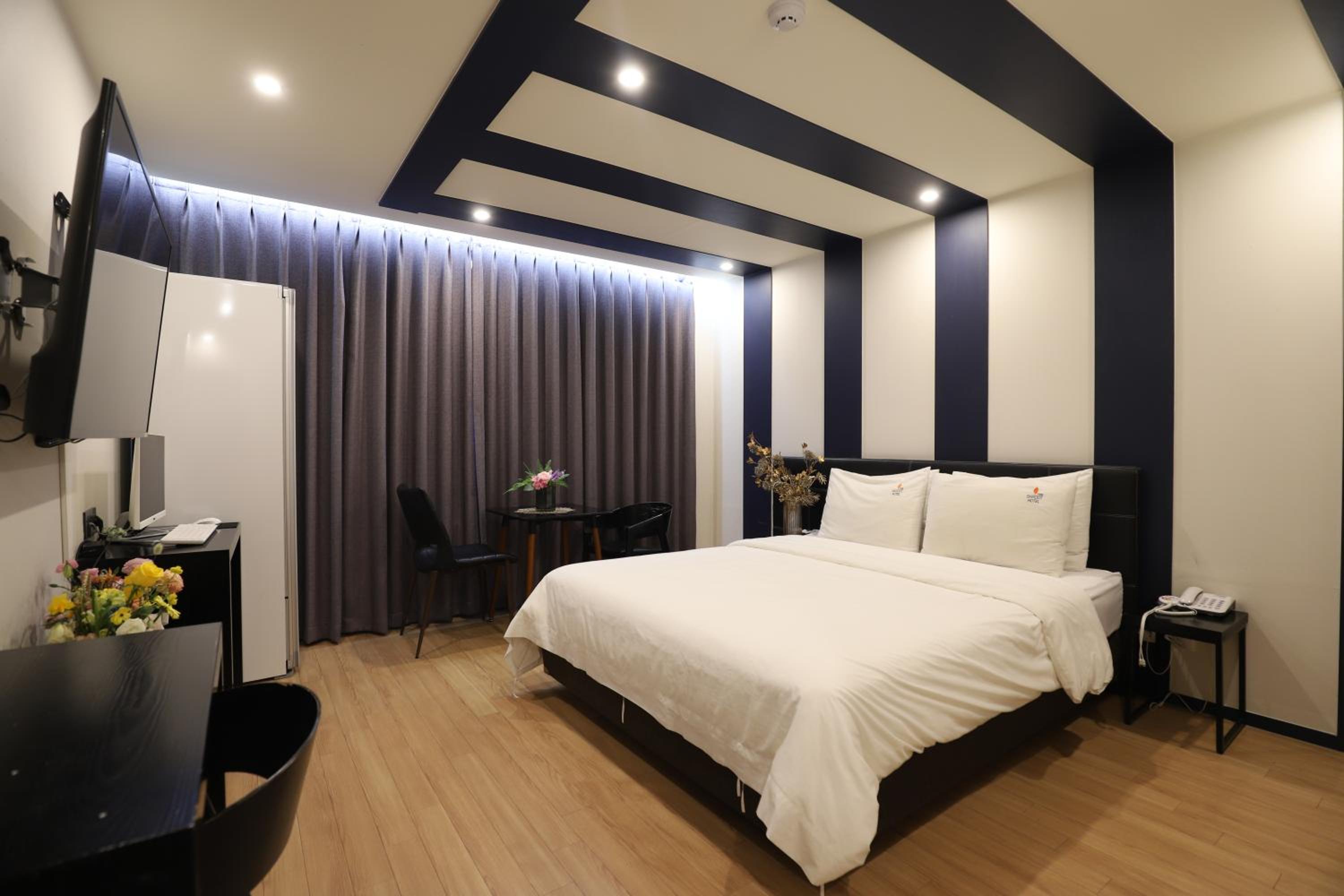 Double Room - Photo 4