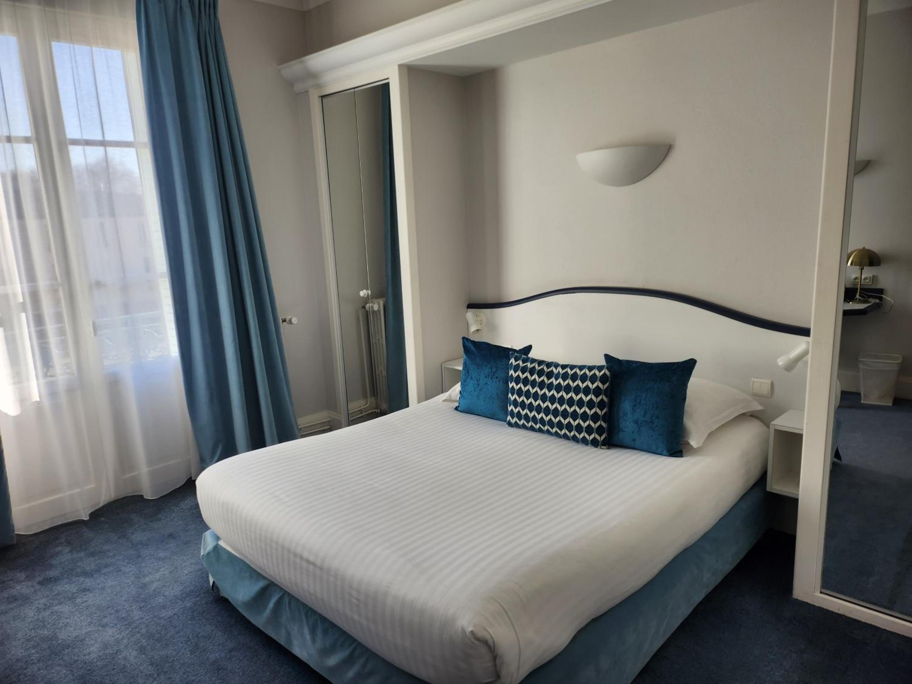 Classical Double Room - Photo 11