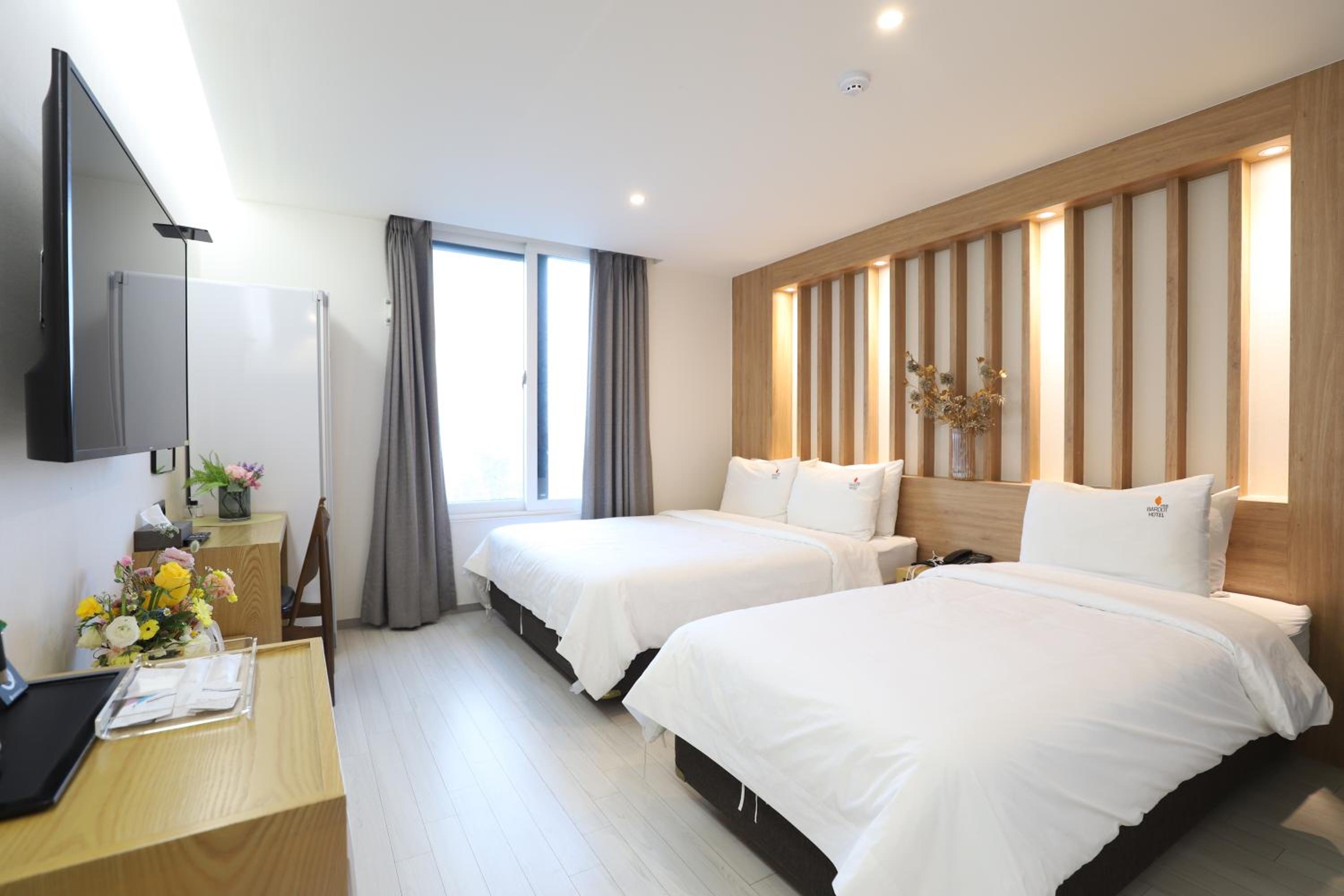 Deluxe Double or Twin Room with River View - Photo 1
