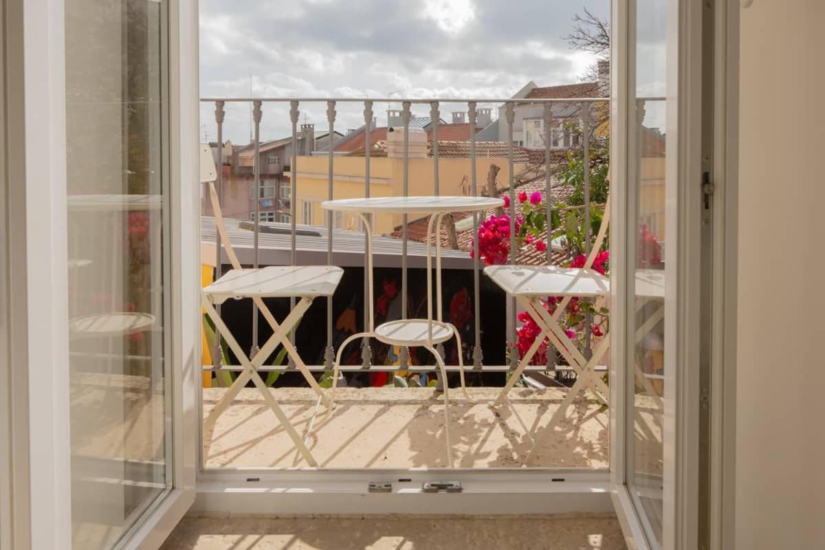 Deluxe Double Room with Balcony - Photo 6