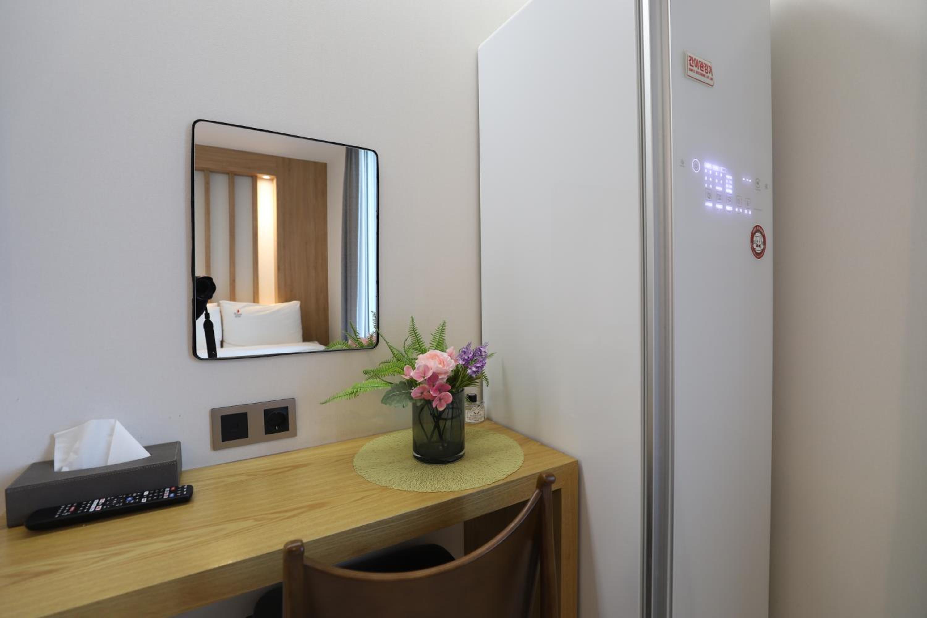 Deluxe Double or Twin Room with River View - Photo 4
