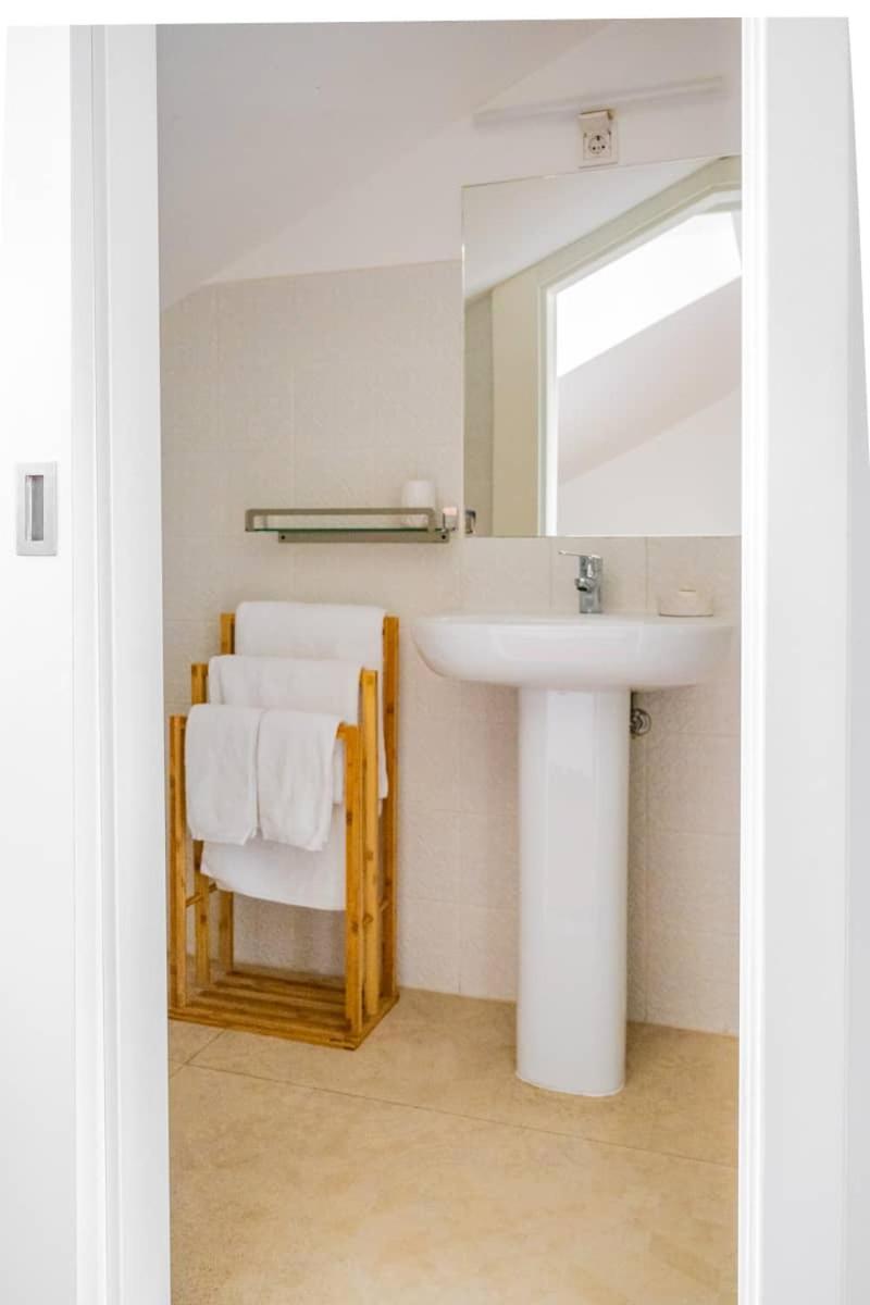 Standard Double Room - Photo 5