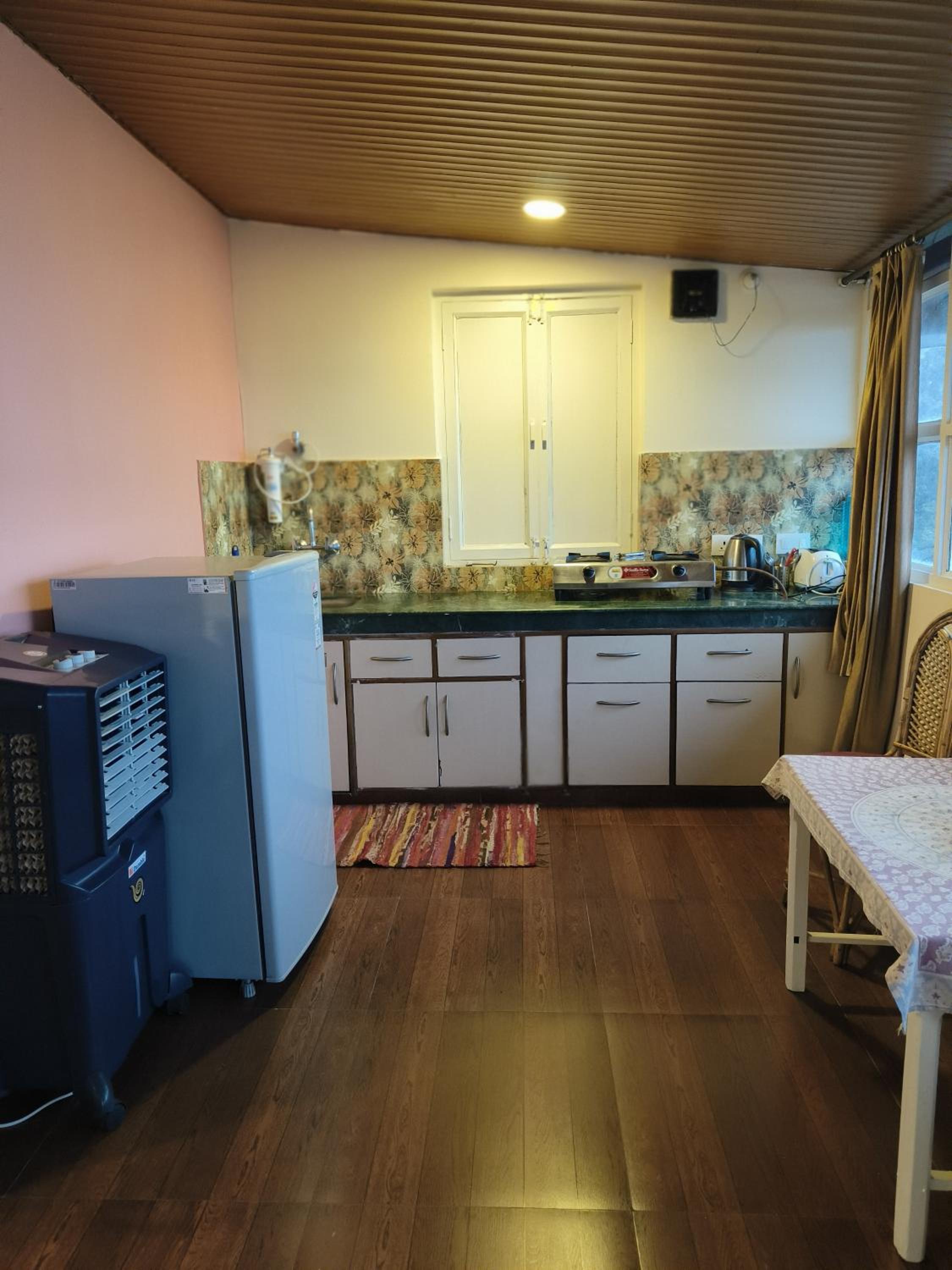 Studio Apartment with Valley view - Photo 4