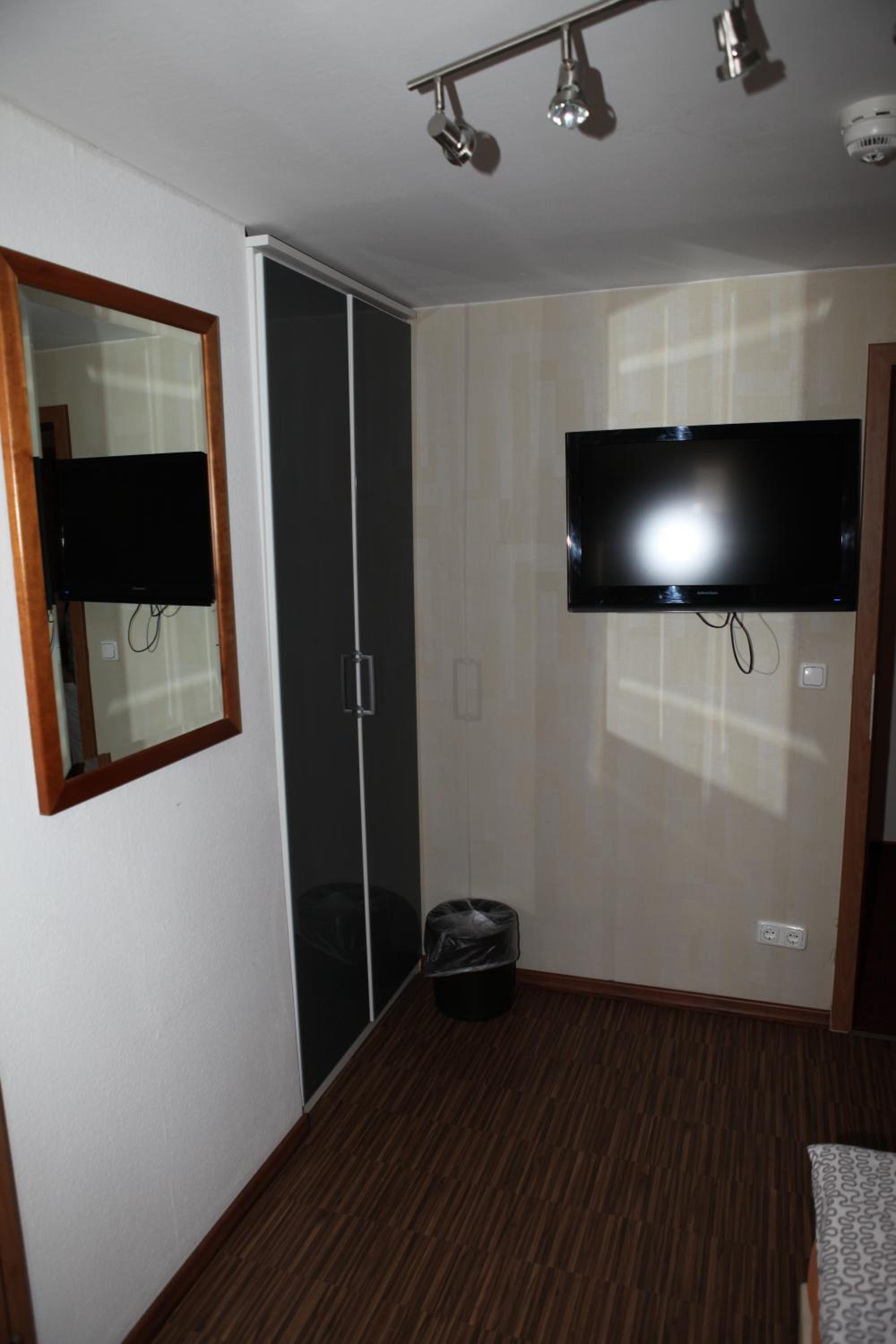 Single Room photo 3