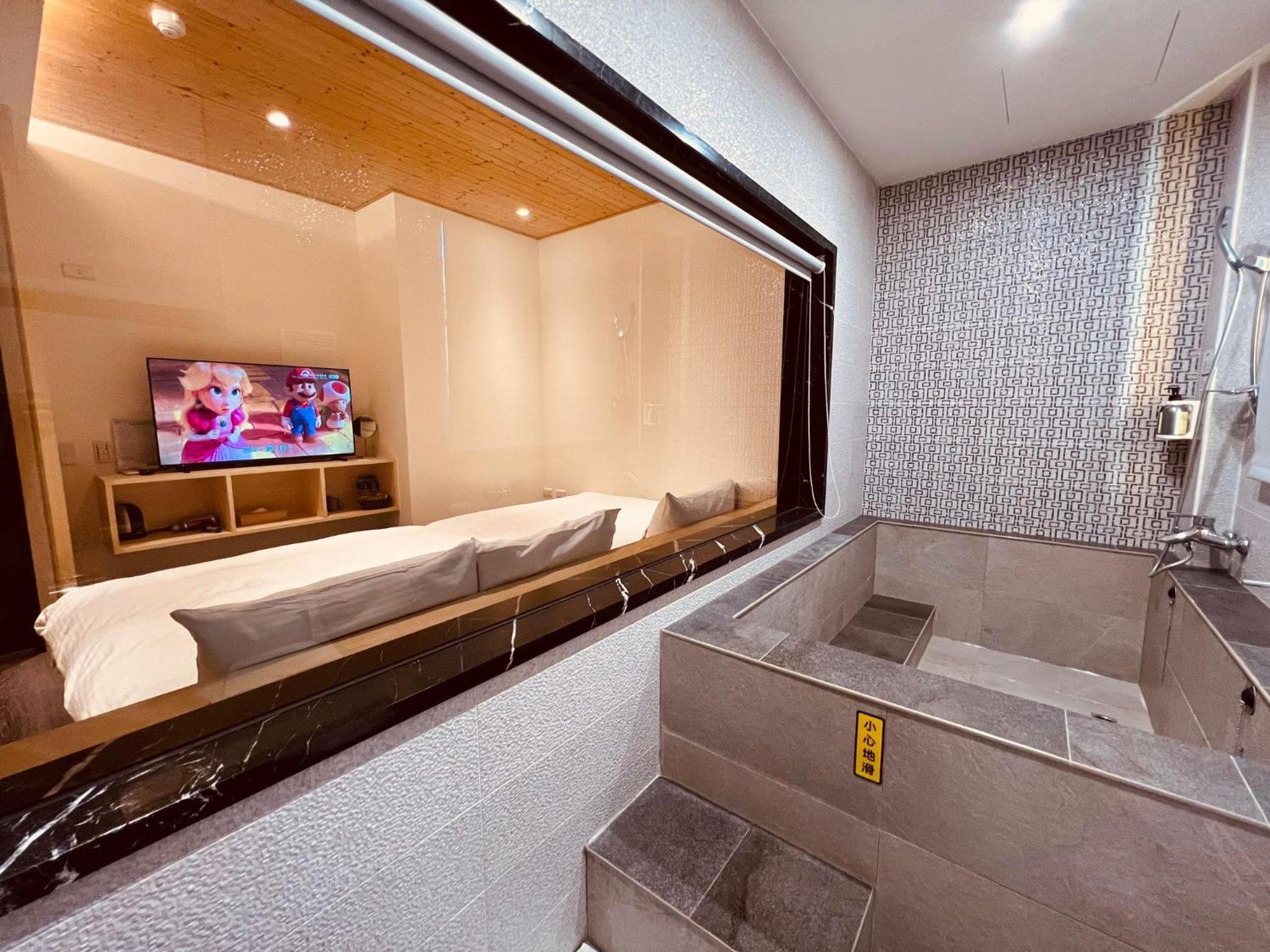 Quadruple Room with Bath photo 2