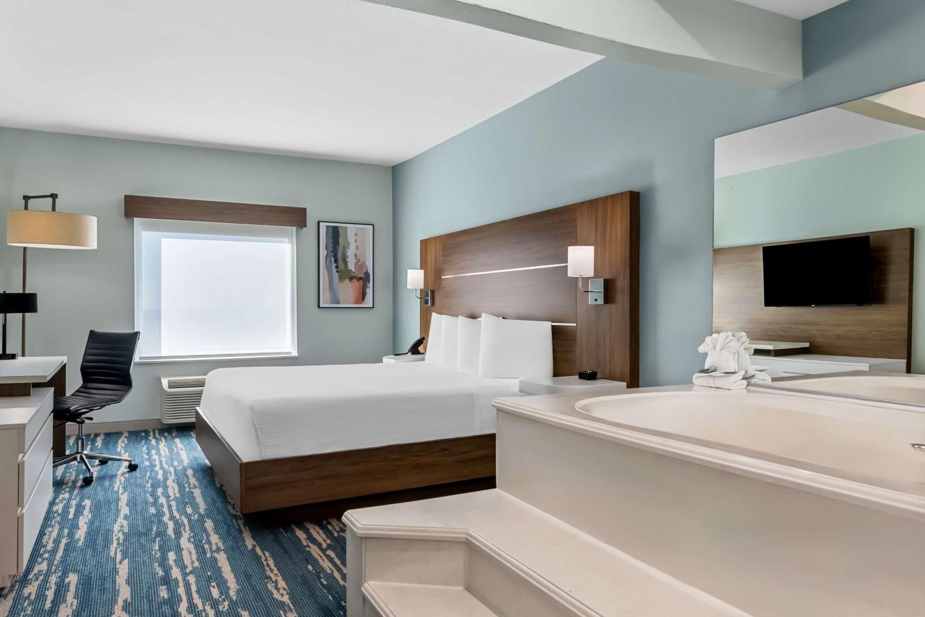 King Room with Spa Bath