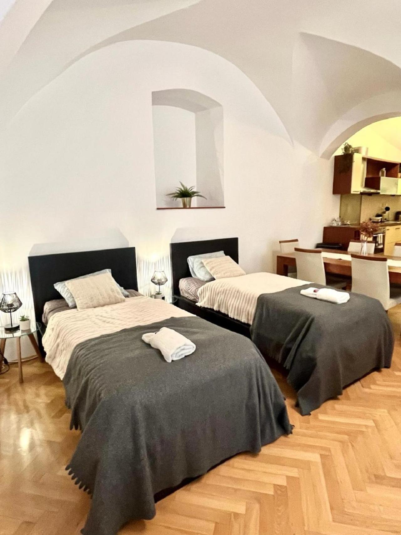Two-Bedroom Apartment - Photo 17
