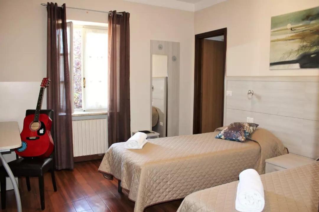 Twin Room - Photo 4