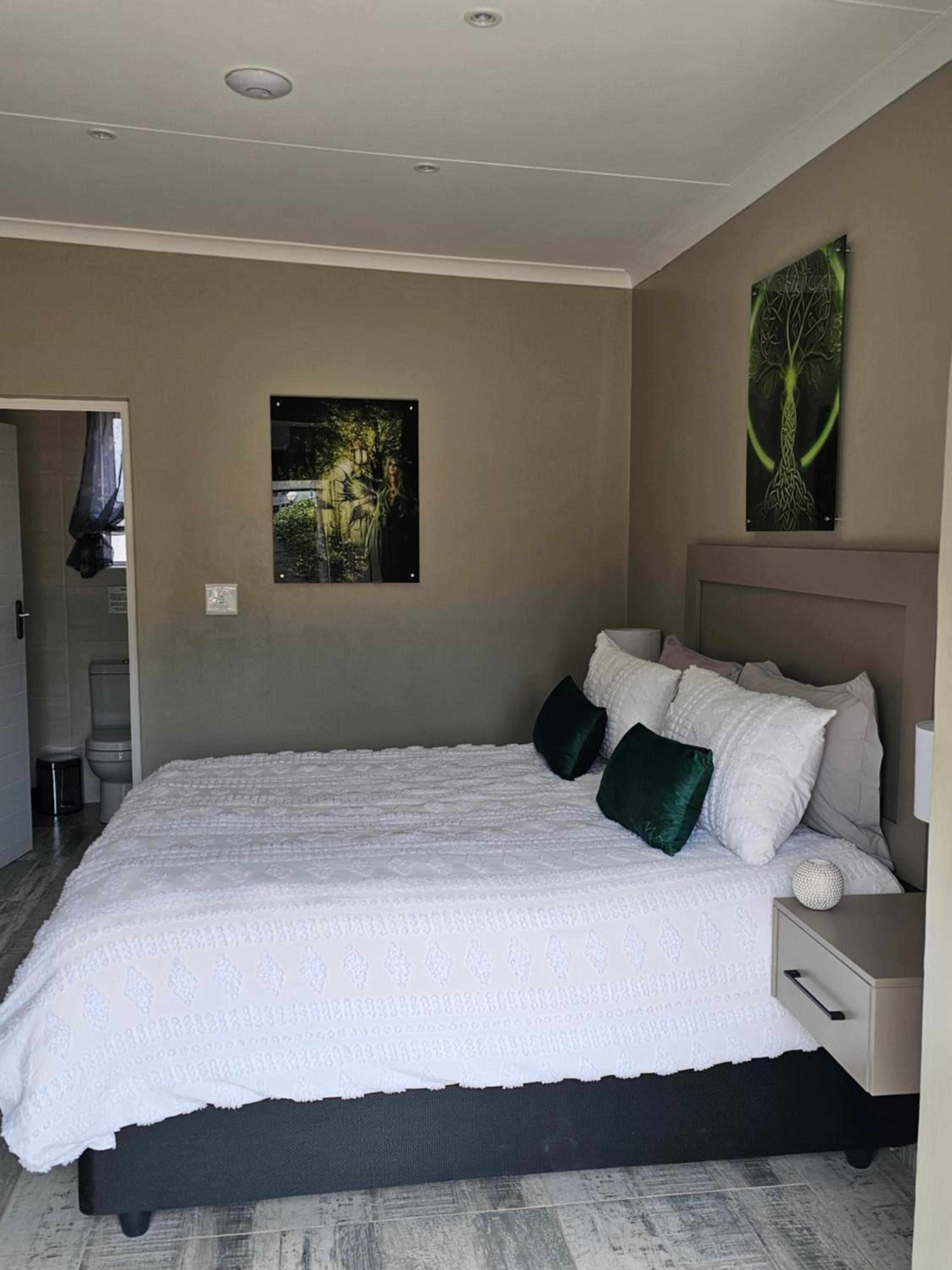 Deluxe Double Room with Shower photo 2