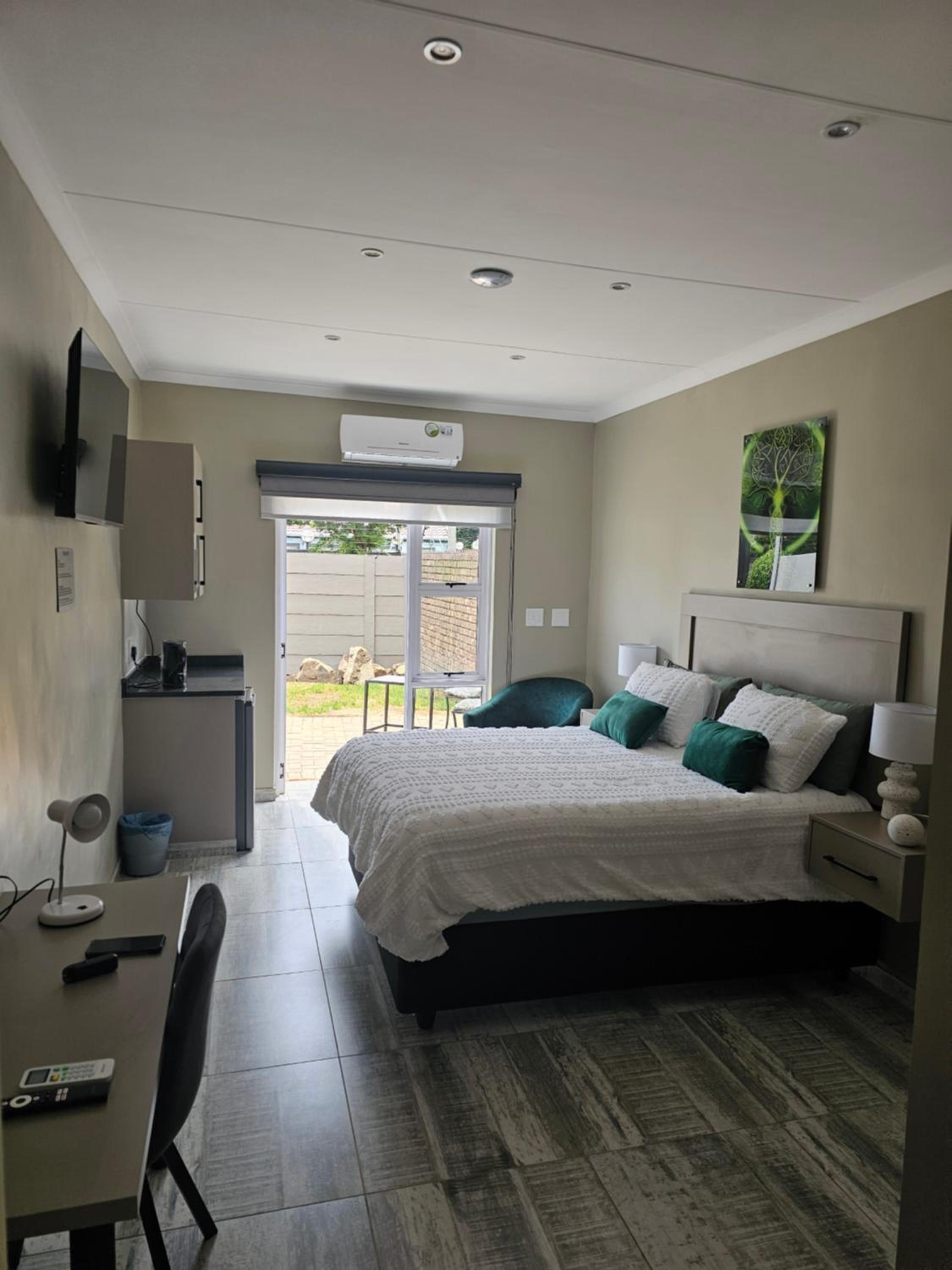 Deluxe Double Room with Shower photo 1