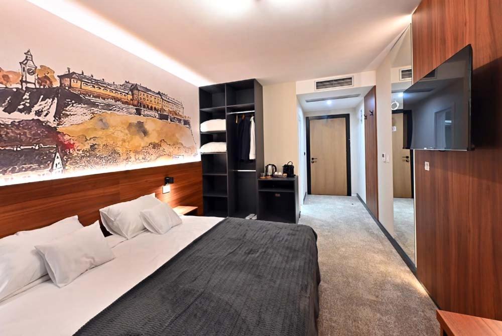 Standard Double Room with Free Parking photo 2