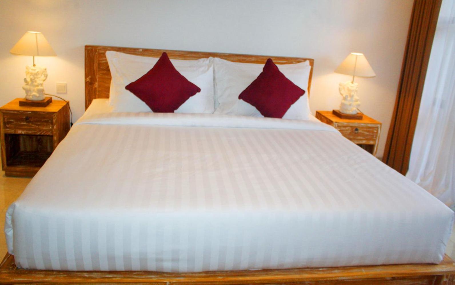 Deluxe Double Room with Balcony - Photo 1
